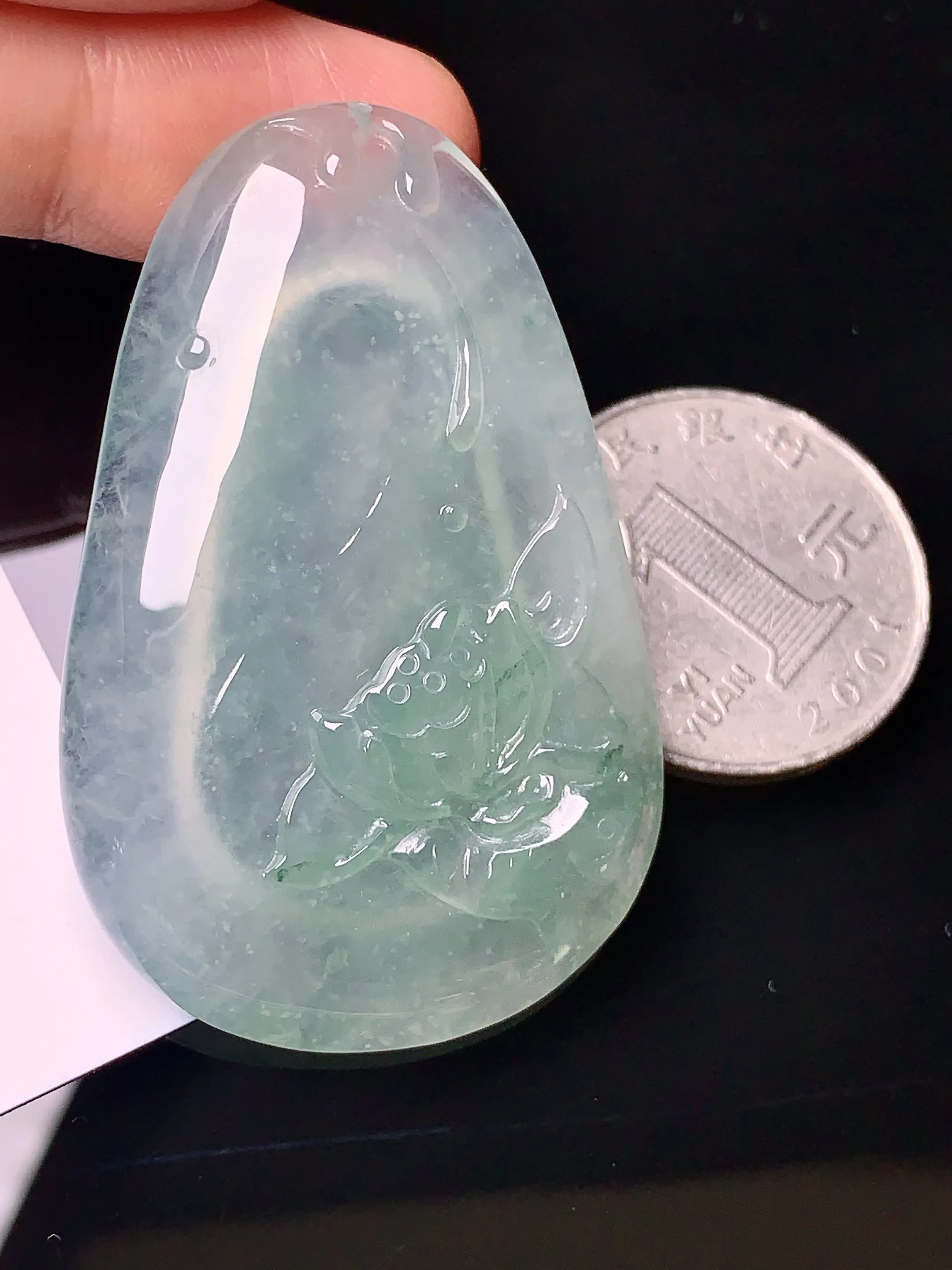 冰种雕花花件吊坠 玉质细腻 色泽艳丽 整体尺寸49.3*32*6.2