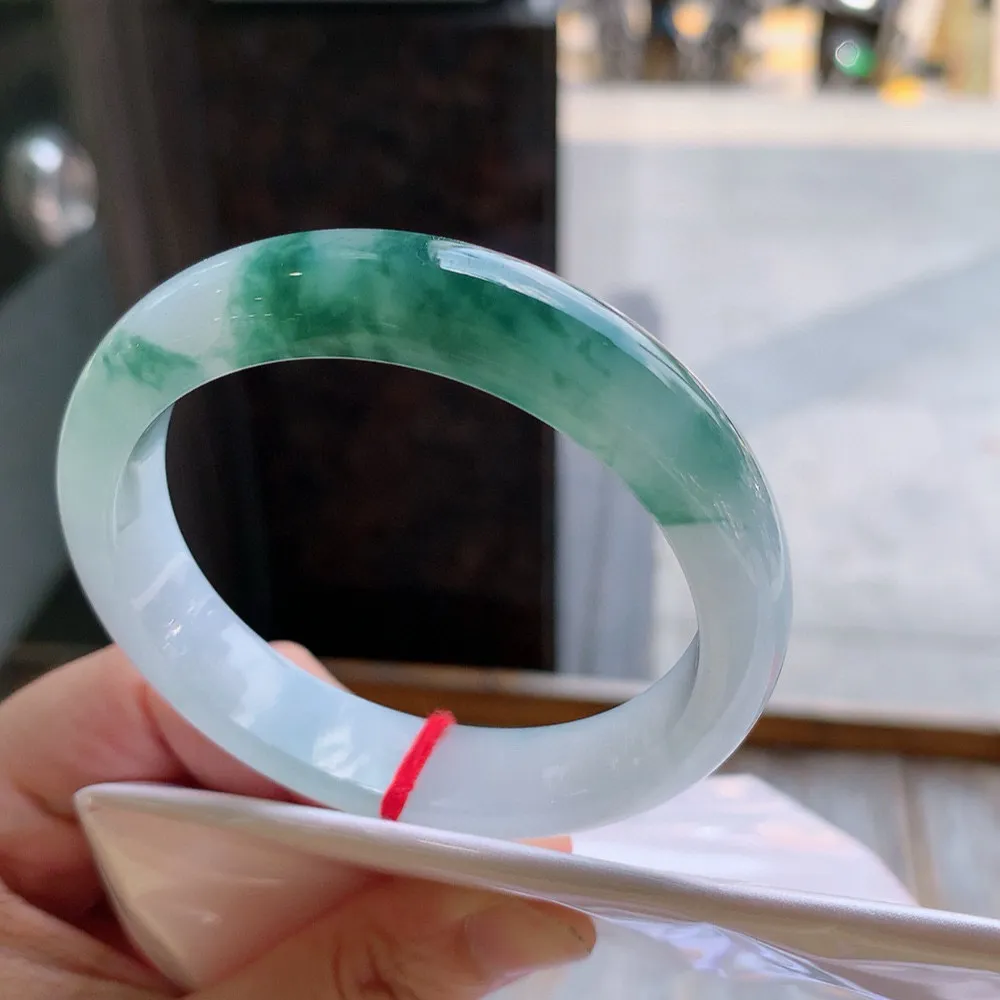 正圈一大节飘花 无瑕 尺寸:56.7/13/8 花美️️