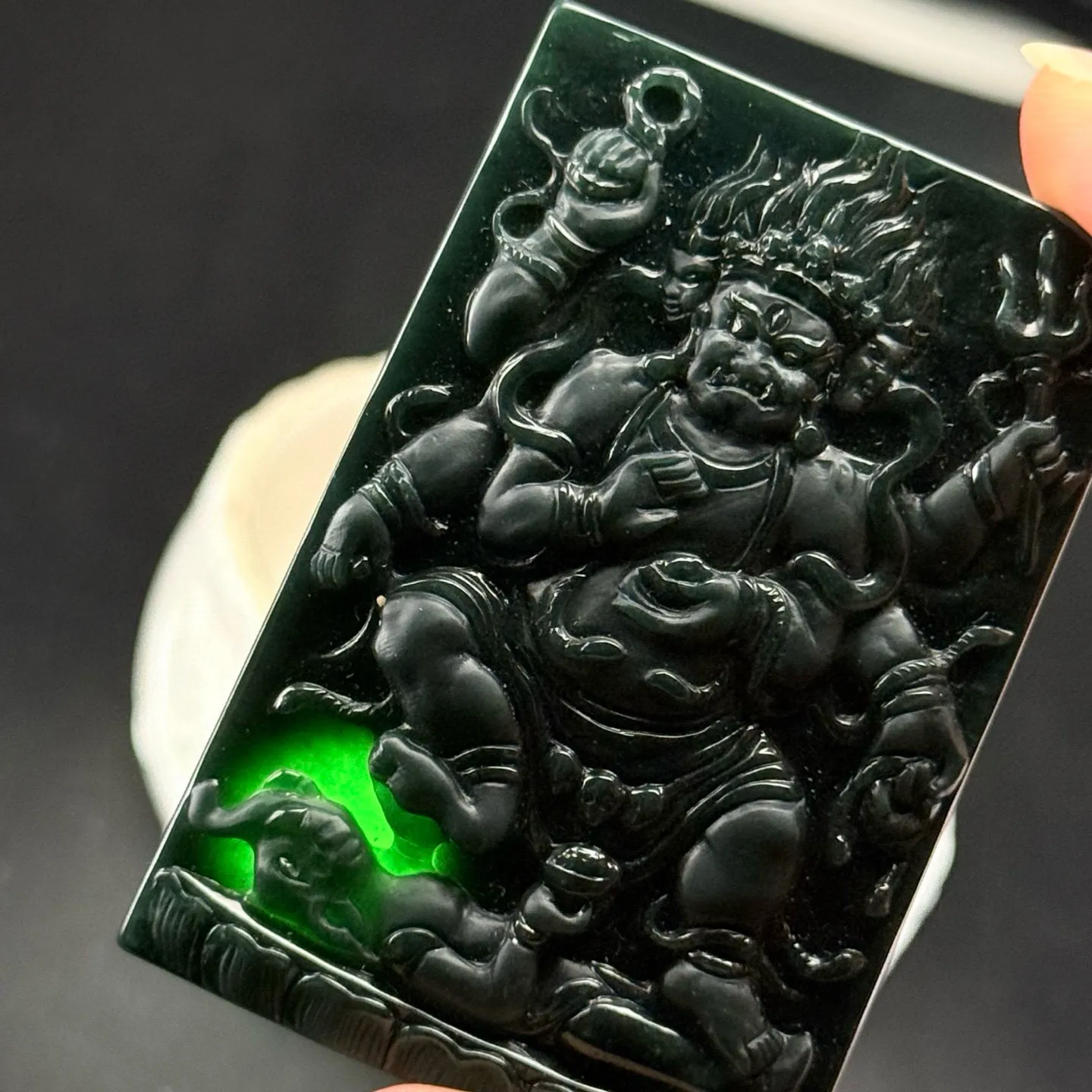 精品墨翠大黑天 种好色正 黑度足 打灯通透 尺寸60.8