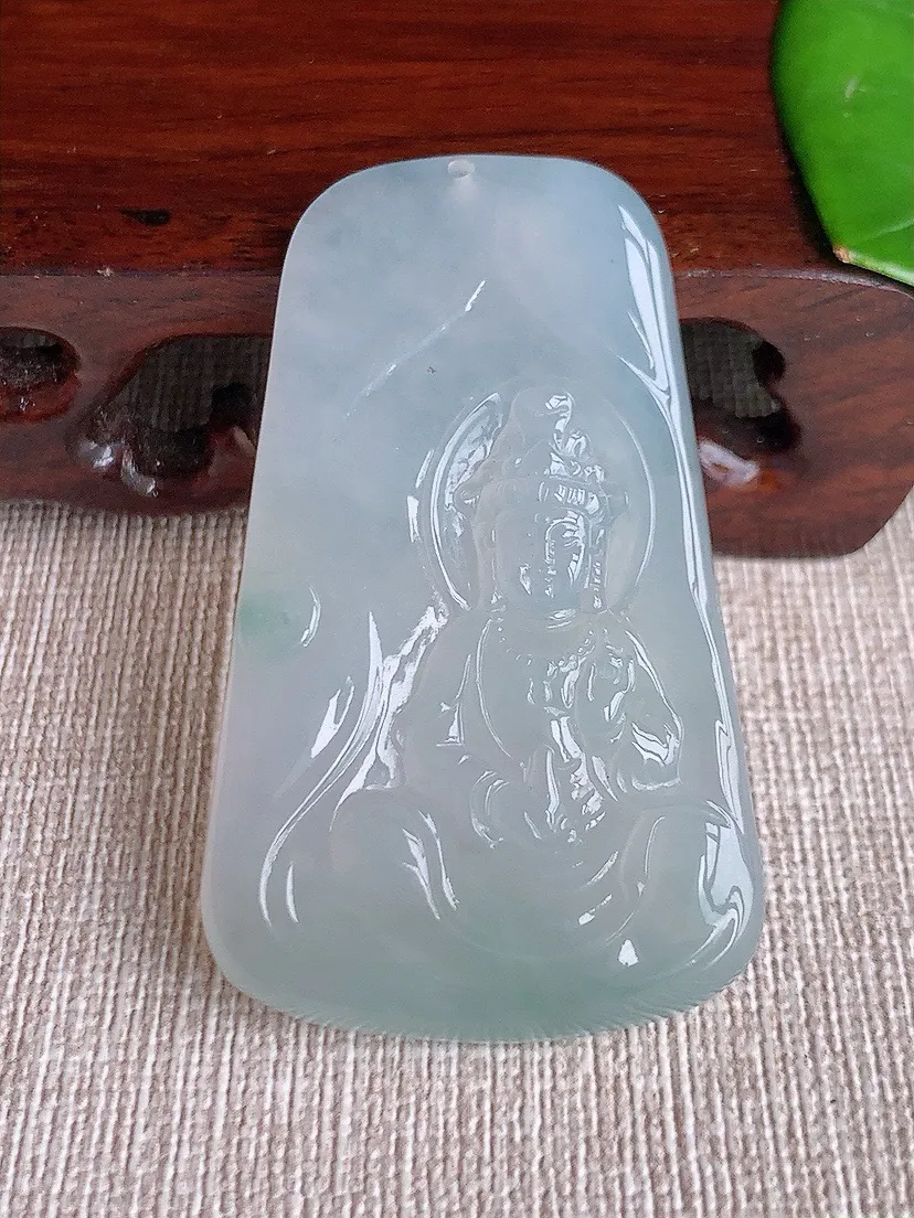 a货翡翠老坑冰种观音吊坠 尺寸51.8×31.6×5.4mm 重量19.04g 0619