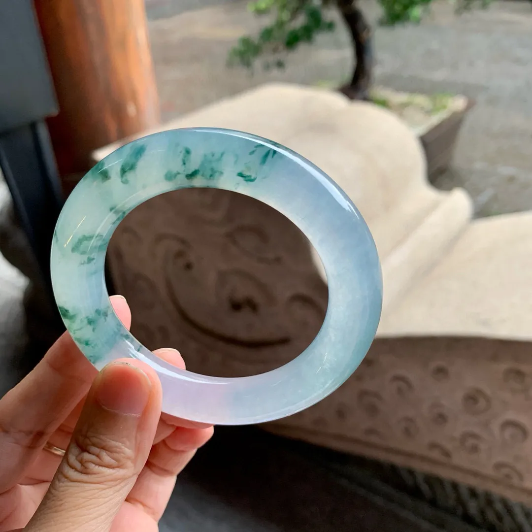 圆条玻璃种飘花 无瑕 尺寸:55.3/11.7/12.2 花美 种水好 高品质
