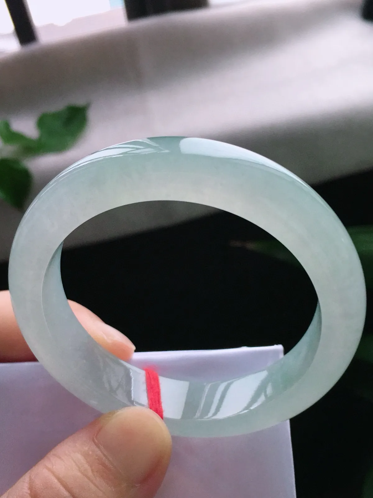 圈口54，正圈手镯，小圈口，玉质冰润细腻，色泽清爽，尺寸54-13.5-8.5mm