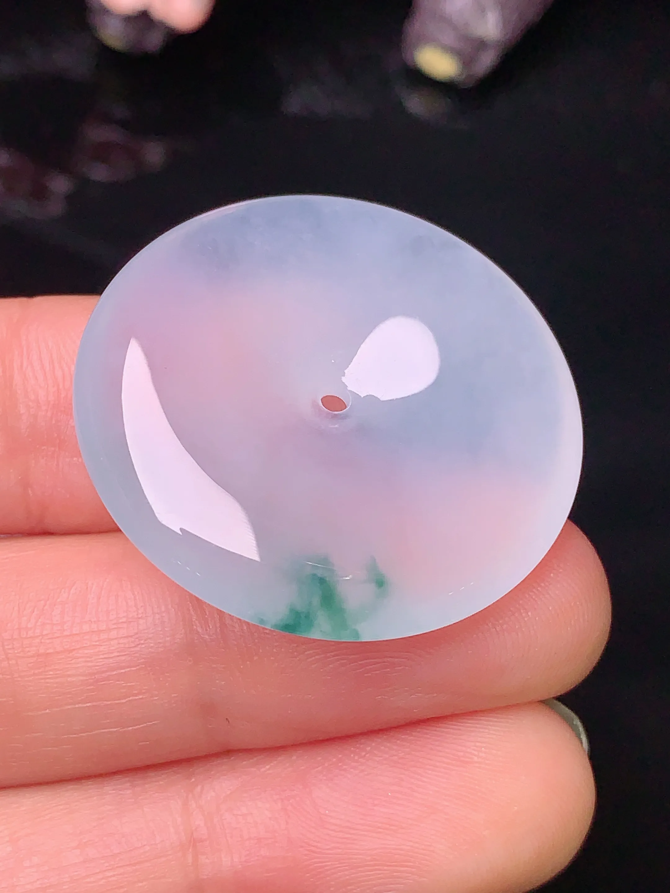 冰种飘绿平安扣吊坠 玉质细腻 色泽艳丽 整体尺寸29.6*6