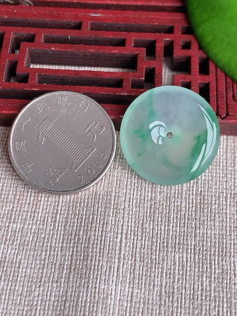 a货翡翠老坑冰种飘花平安扣吊坠 尺寸22.8×5mm 重量5.50g 0619