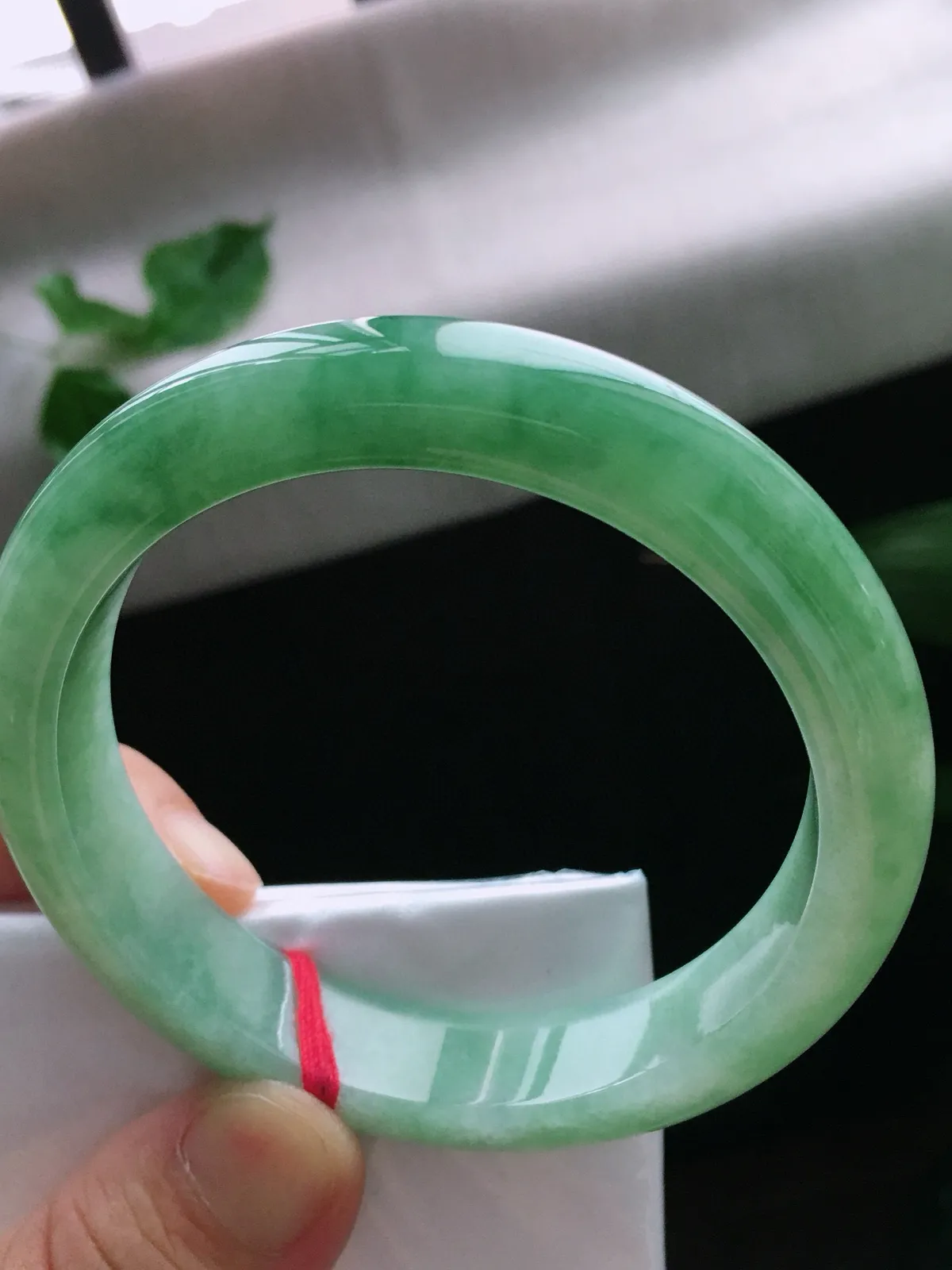 圈口60，正圈手镯，大圈口，油绿，玉质冰润，尺寸60-12.9-8.6mm