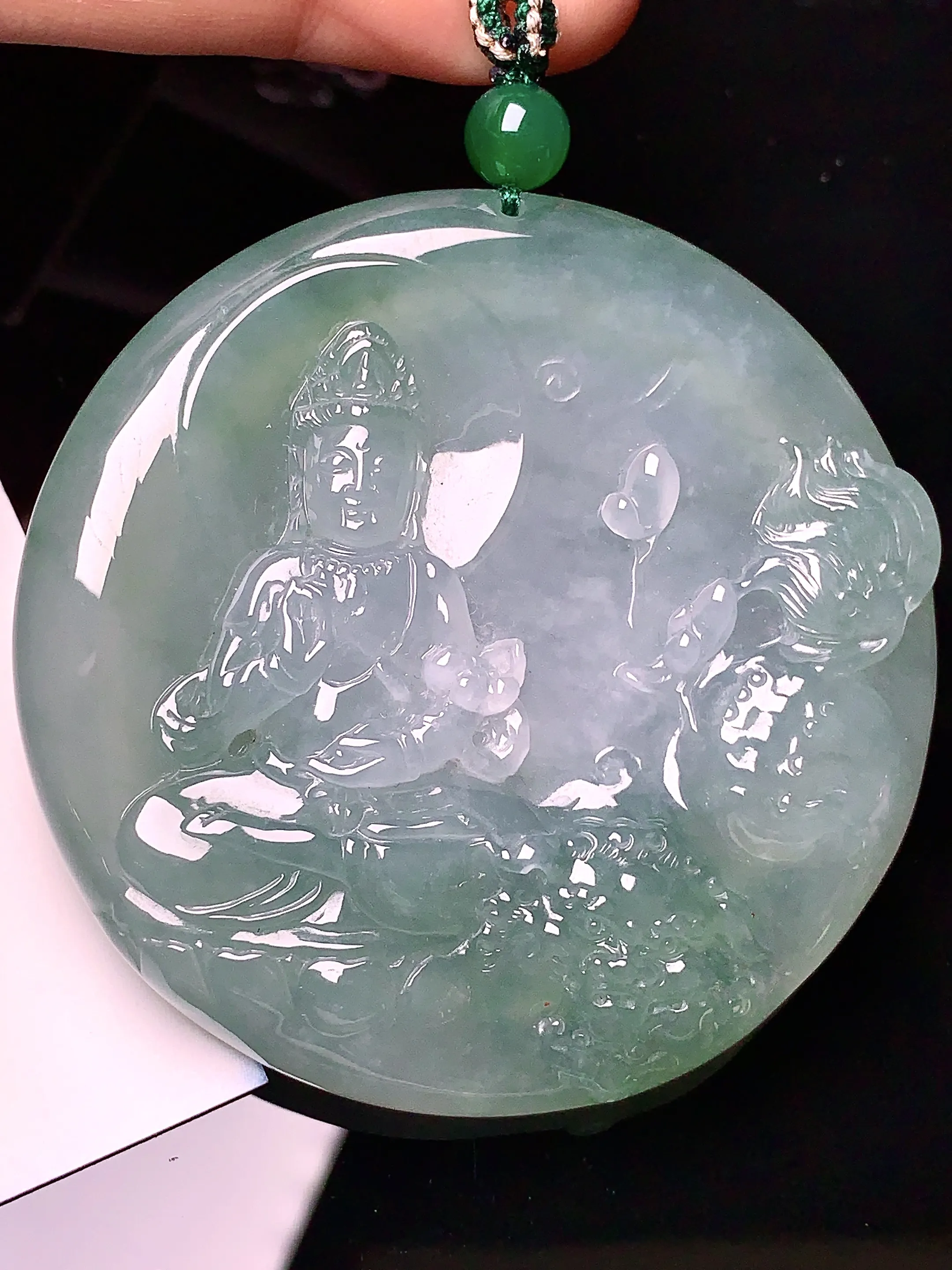冰种观音菩萨吊坠 玉质细腻 色泽艳丽 整体尺寸55.5*8