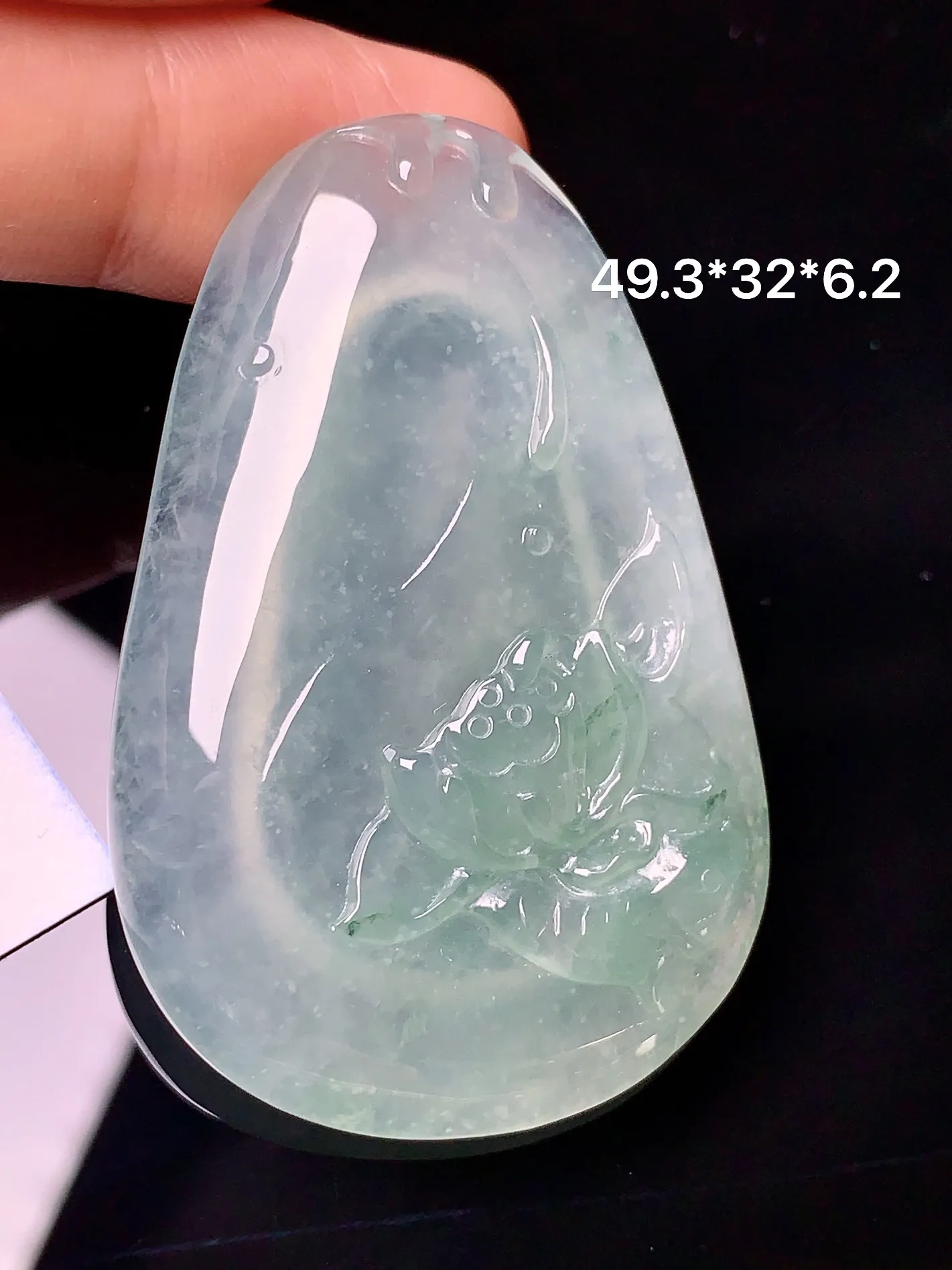 冰种雕花花件吊坠 玉质细腻 色泽艳丽 整体尺寸49.3*32*6.2