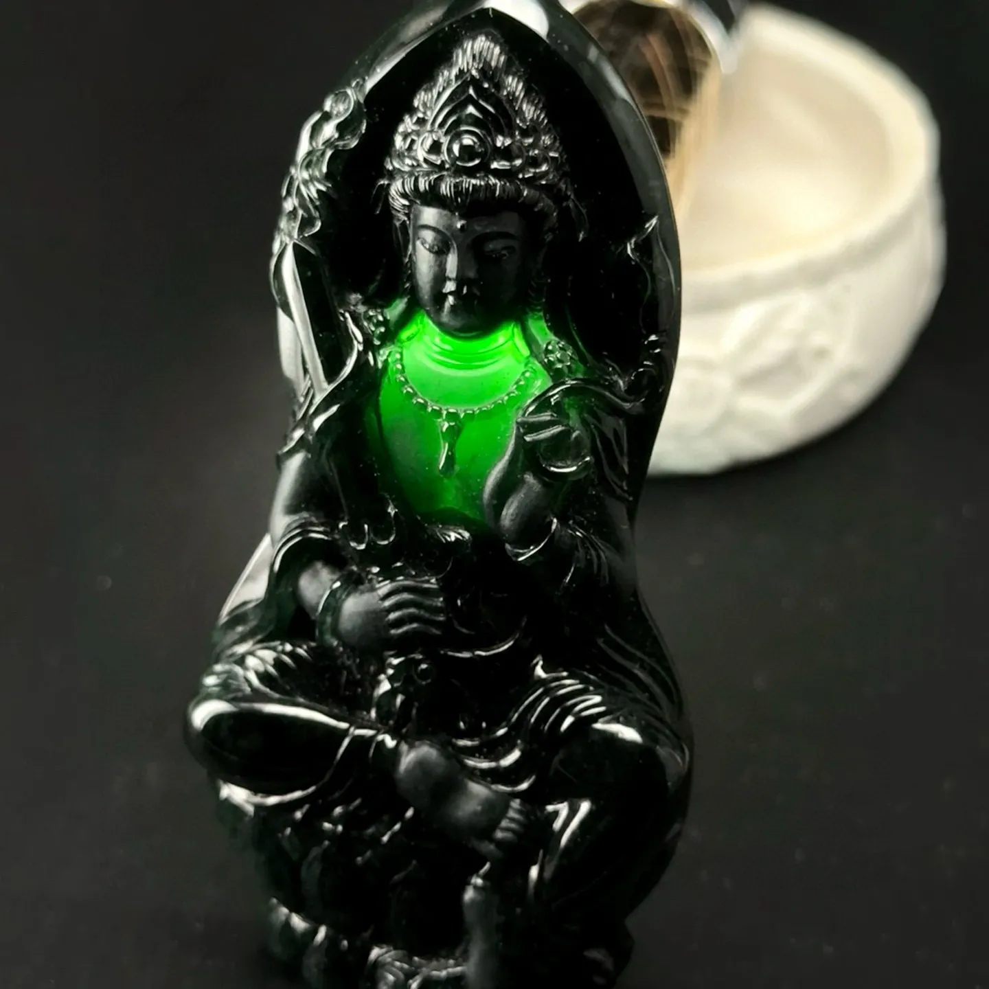 精品墨翠虚空藏 种好色正 黑度极好 打灯通透 油性十足 尺寸83.6