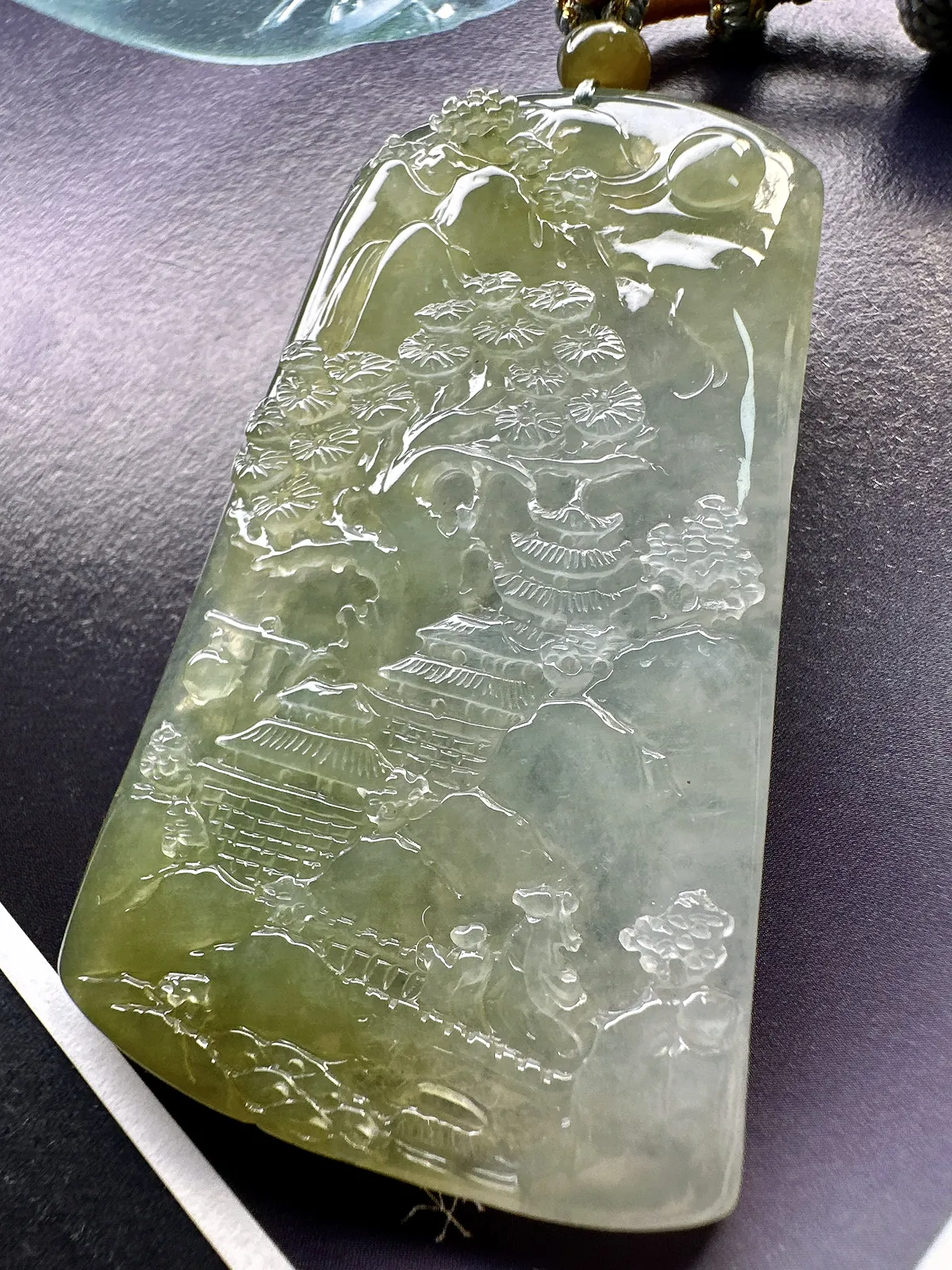 【冰种黄翡山水】种地很不错，冰感十足，通透度好，画面感强烈，稀有的好山水