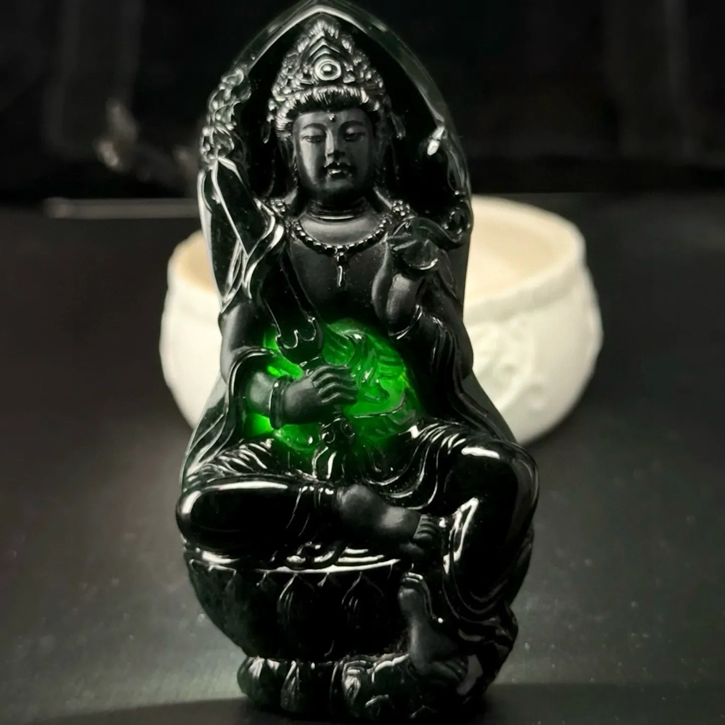 精品墨翠虚空藏 种好色正 黑度极好 打灯通透 油性十足 尺寸83.6