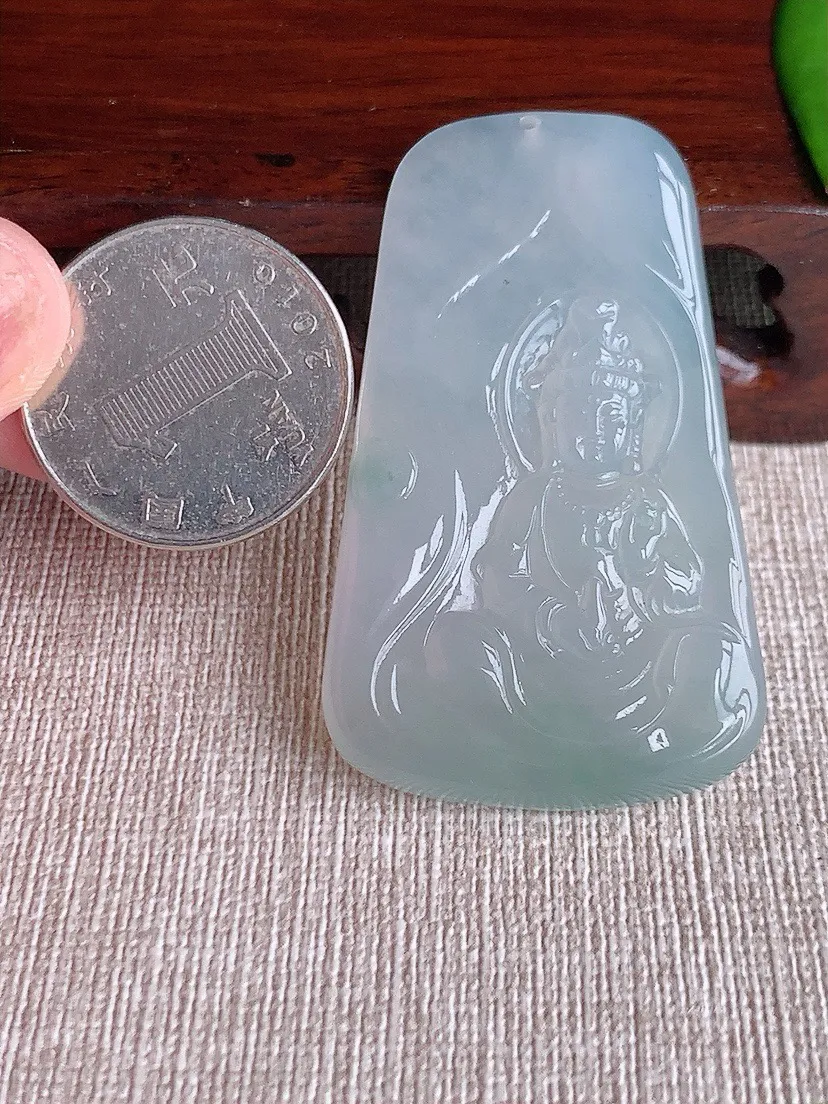 a货翡翠老坑冰种观音吊坠 尺寸51.8×31.6×5.4mm 重量19.04g 0619
