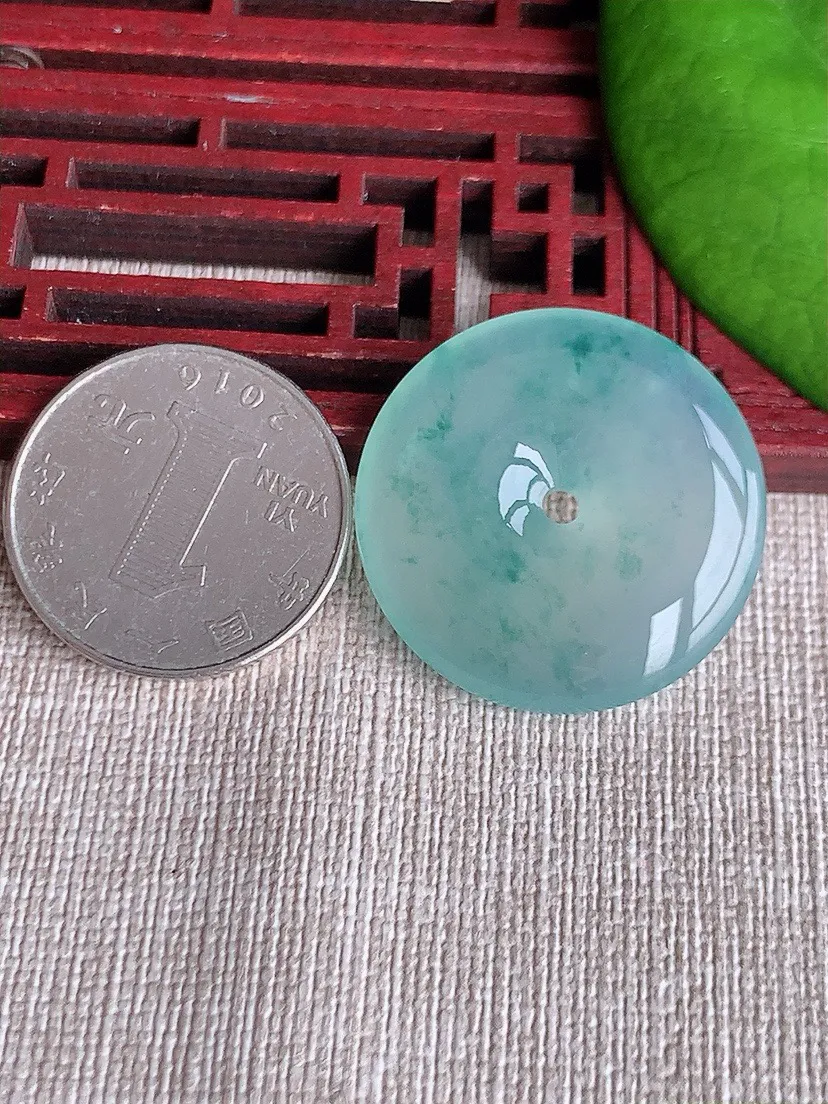 a货翡翠老坑冰种飘花平安扣吊坠 尺寸29.3×5.6mm 重量10.32g 0619