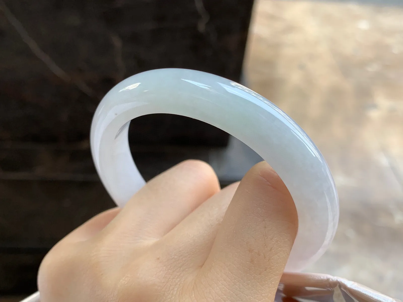 细糯手镯
尺寸：55.8-11-9mm
肉质细腻干净～水润纯纯的上手好看