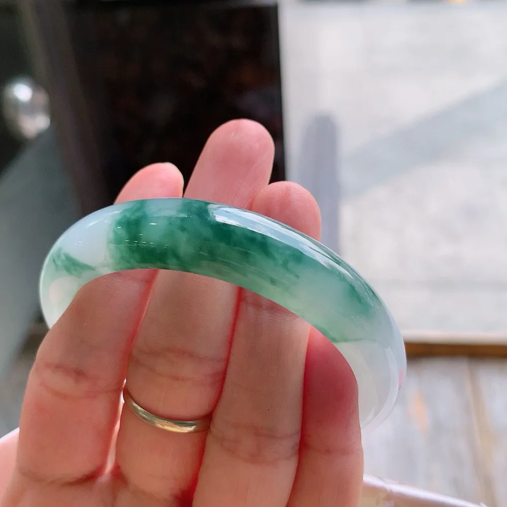 正圈一大节飘花 无瑕 尺寸:56.7/13/8 花美️️