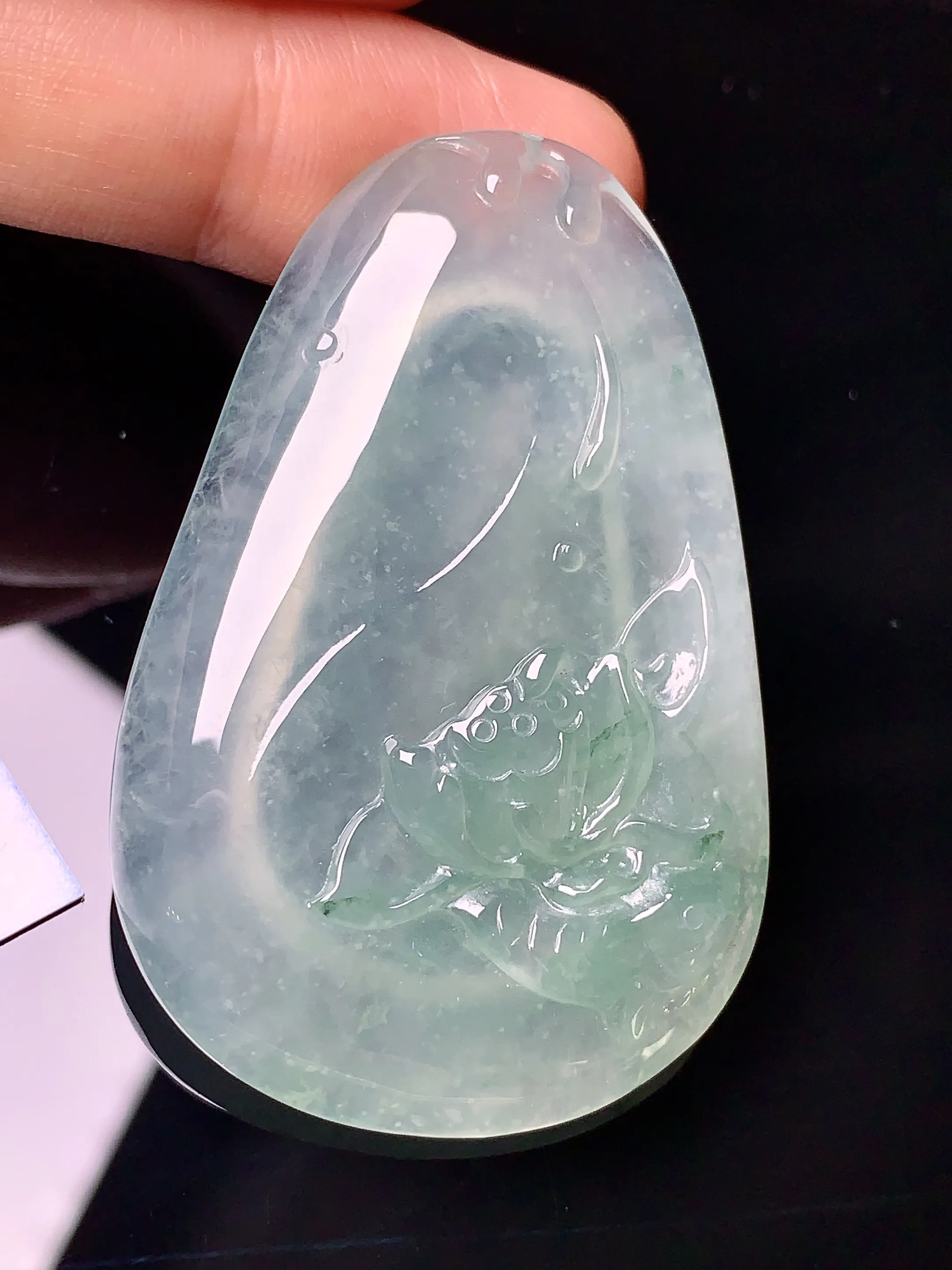冰种雕花花件吊坠 玉质细腻 色泽艳丽 整体尺寸49.3*32*6.2