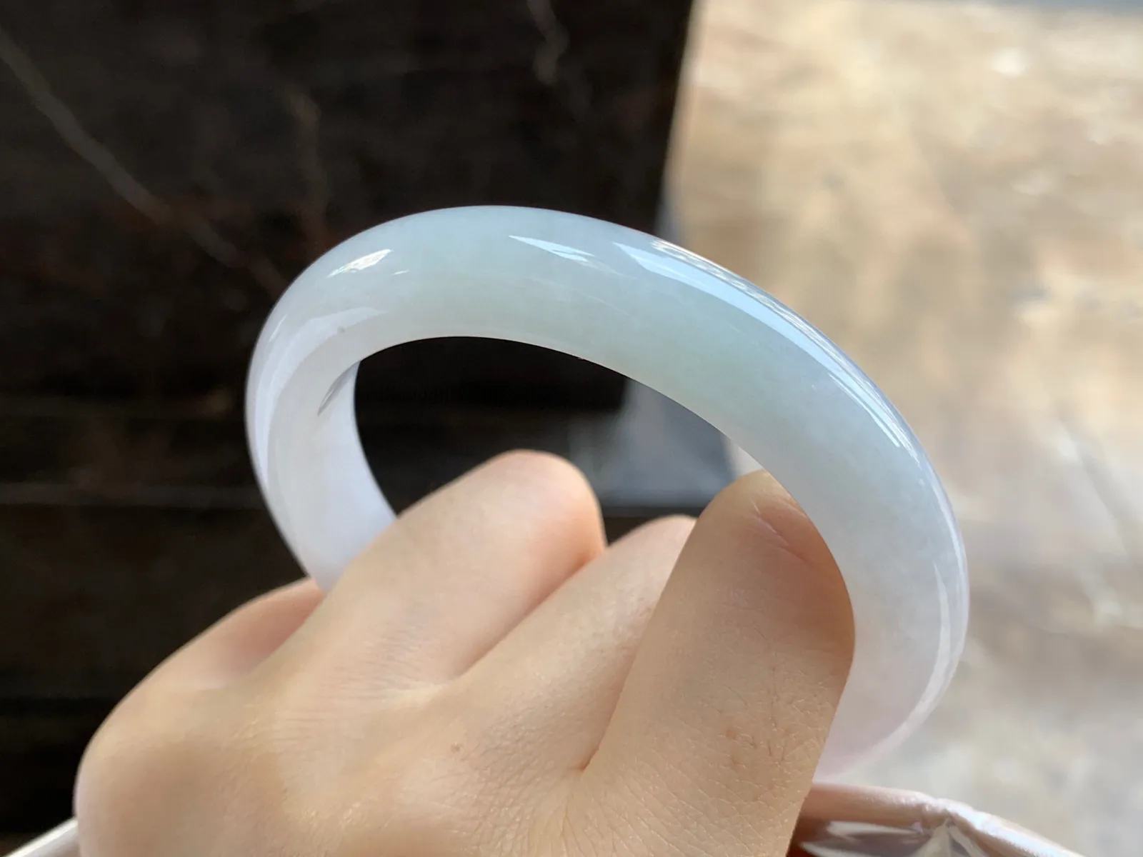 细糯手镯
尺寸：55.8-11-9mm
肉质细腻干净～水润纯纯的上手好看