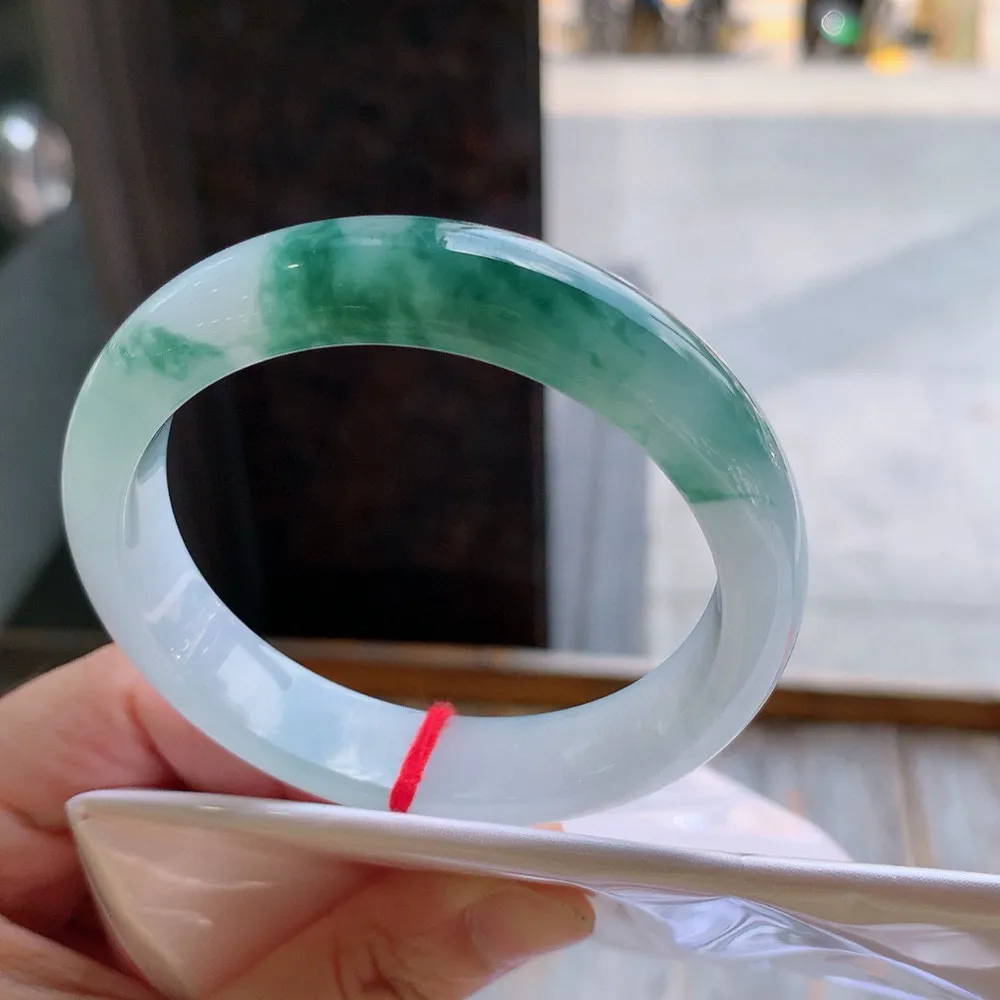 正圈一大节飘花 无瑕 尺寸:56.7/13/8 花美️️