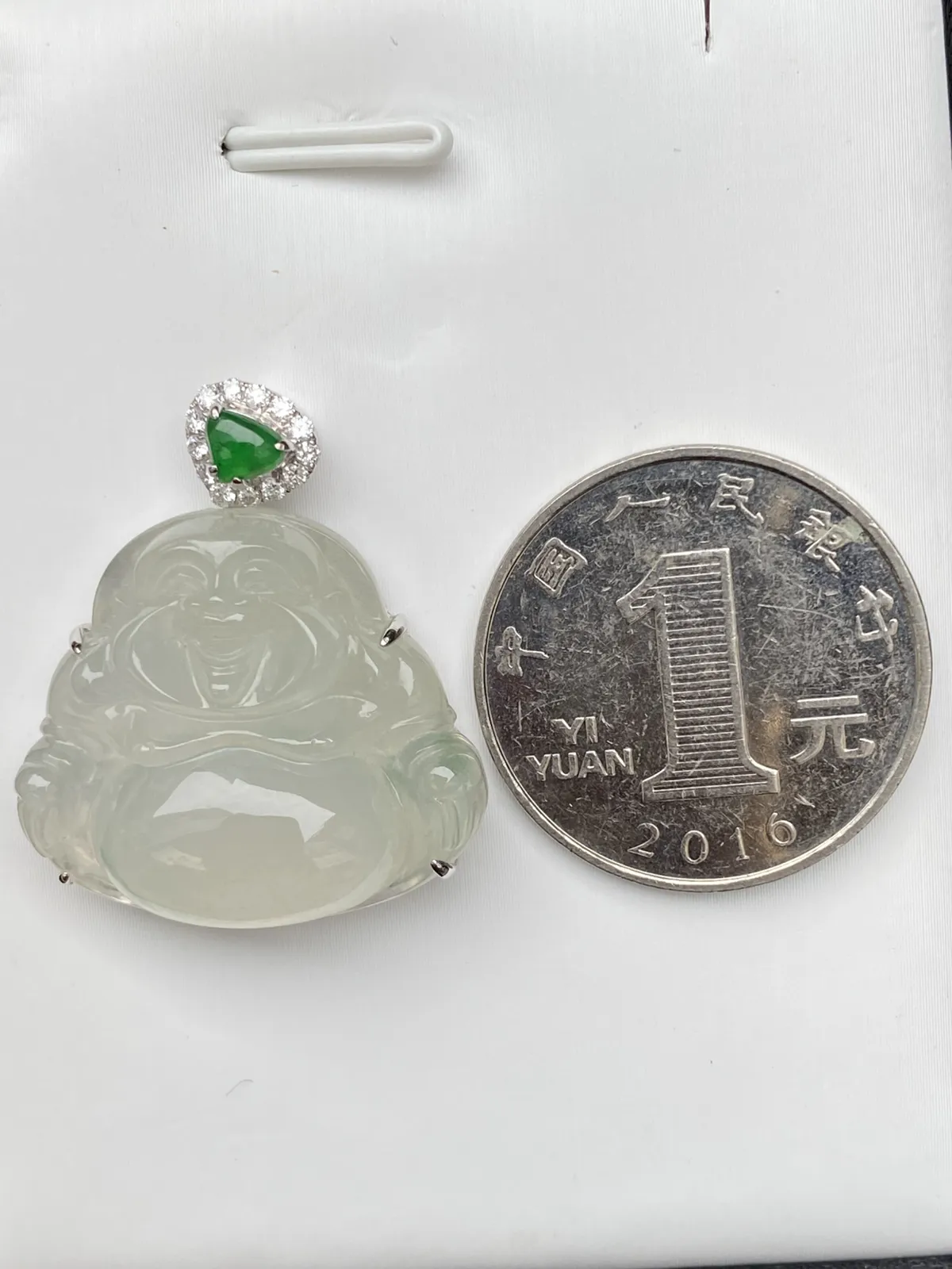 推荐【冰起光佛公】无纹裂，冰透，种老起荧光，细腻，大师级开脸，笑容可掬，水水润润，品相佳，护佑佳品，超值哦～～