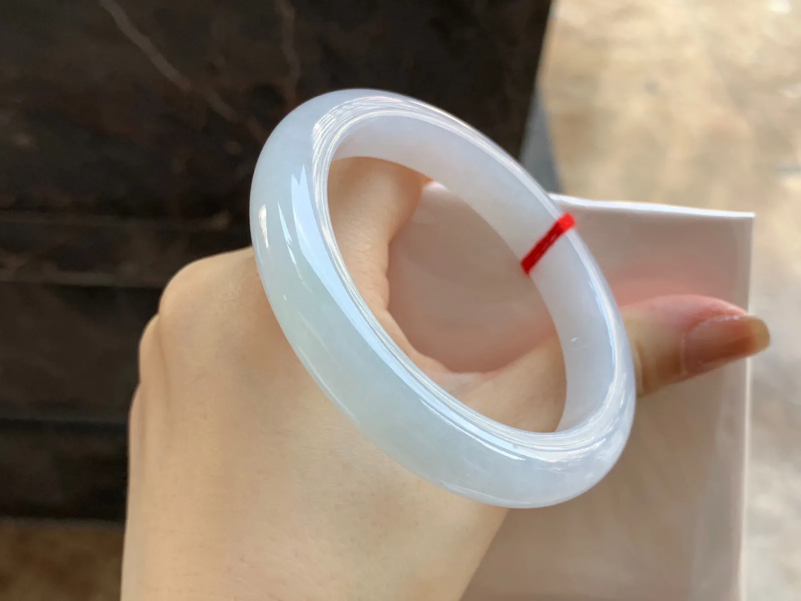细糯手镯
尺寸：55.8-11-9mm
肉质细腻干净～水润纯纯的上手好看