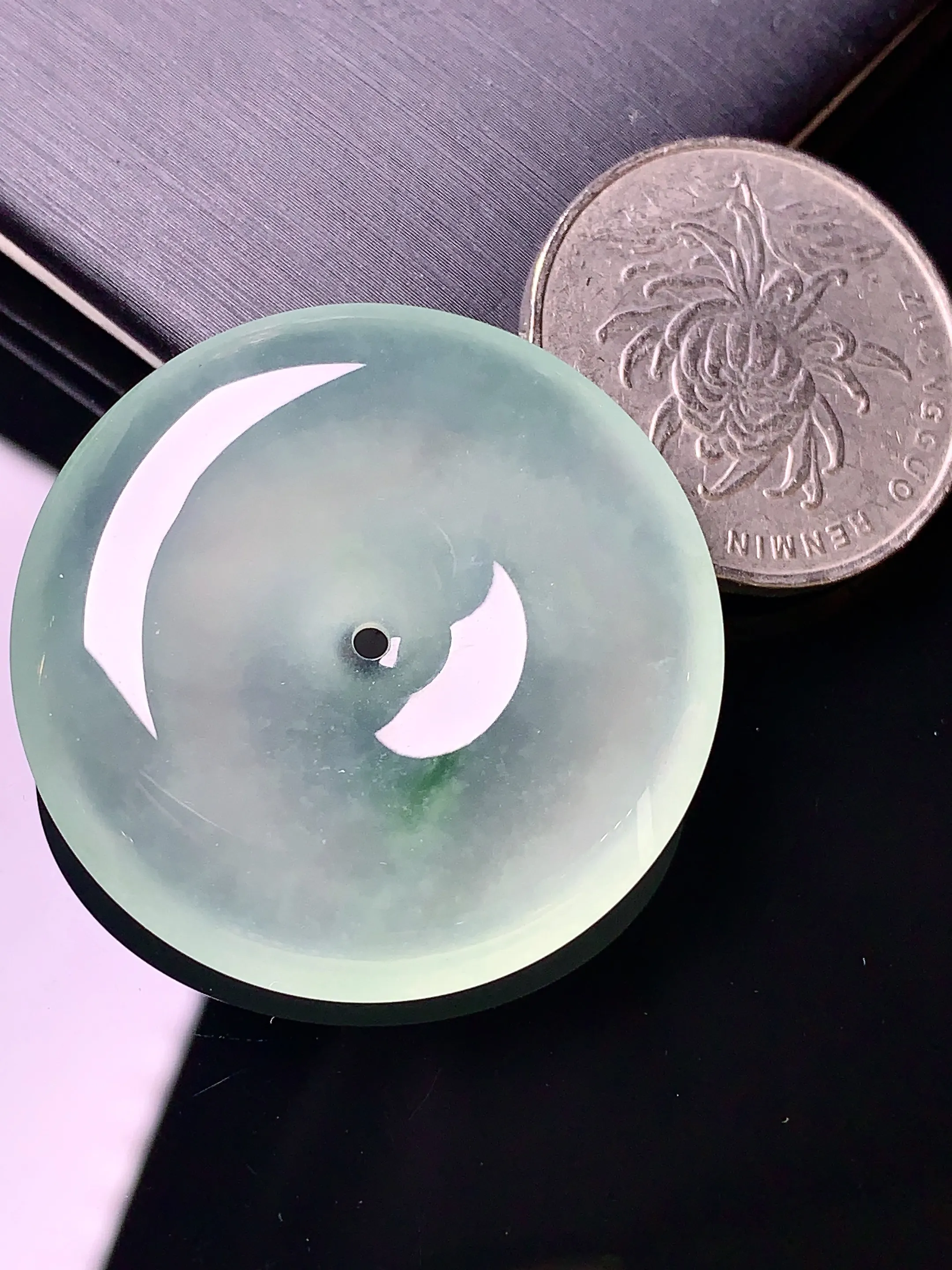 冰种平安扣吊坠 玉质细腻 色泽艳丽 整体尺寸34*6.3