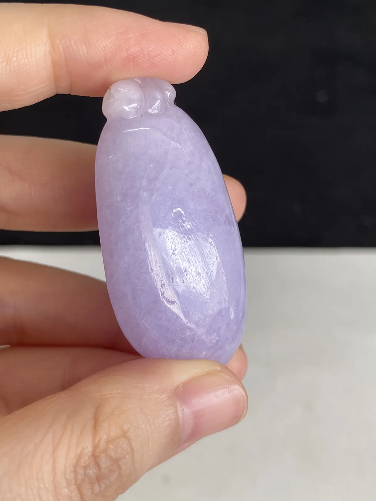 翡翠糯化种淡紫色福瓜
紫罗兰吊坠