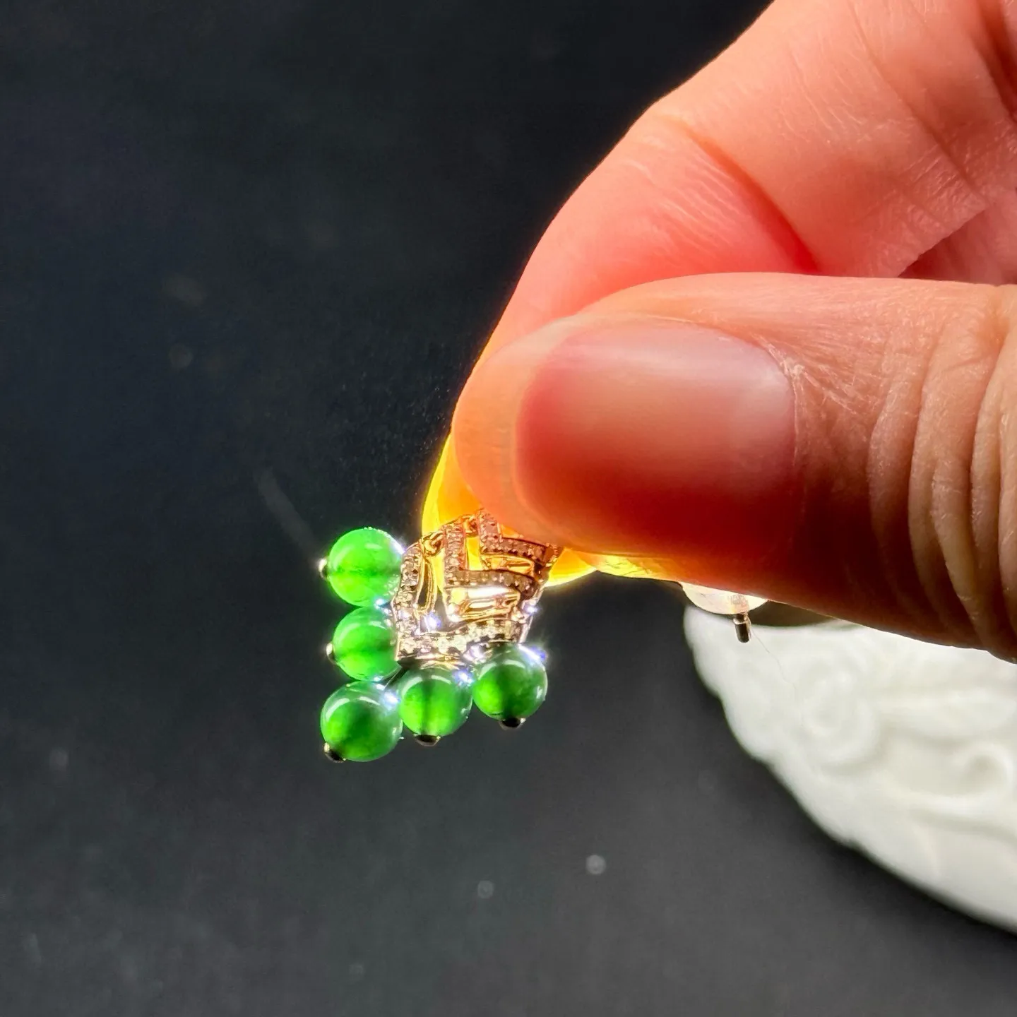 精品18k墨翠珠子耳坠 种好色正 打灯通透 油性十足 打灯通透 尺寸4.2