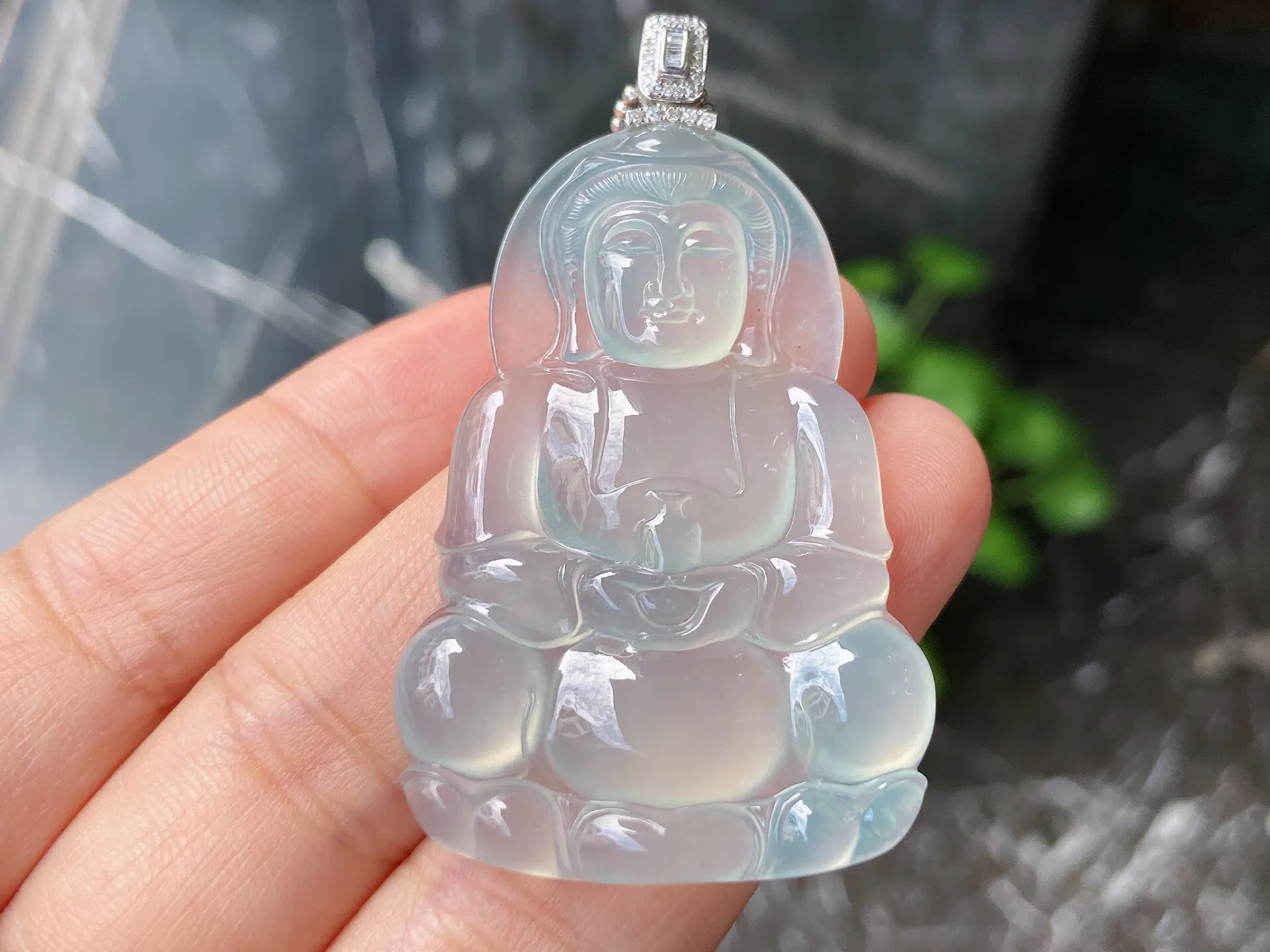 高冰种起胶正观音吊坠
