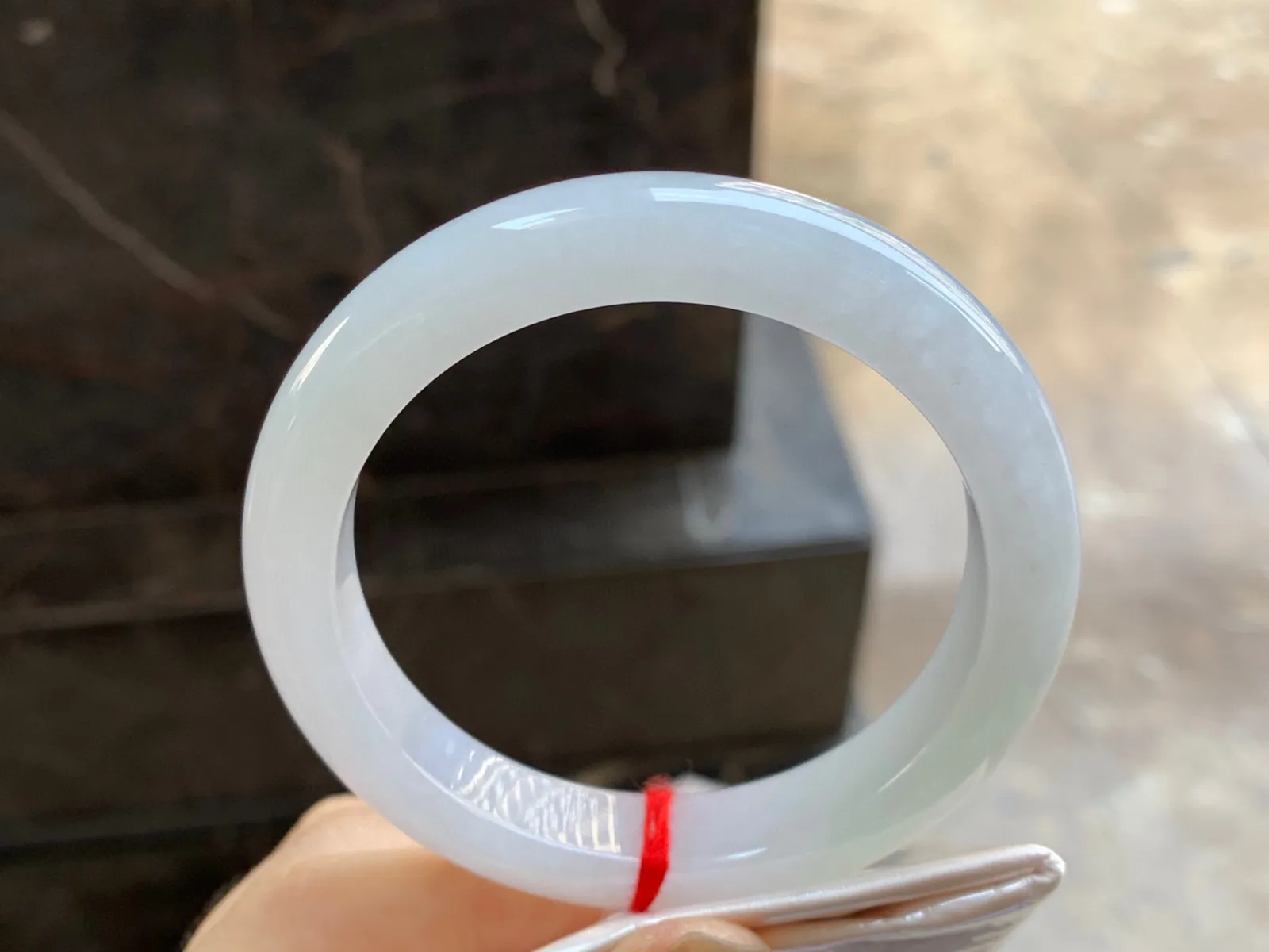 细糯手镯
尺寸：55.8-11-9mm
肉质细腻干净～水润纯纯的上手好看