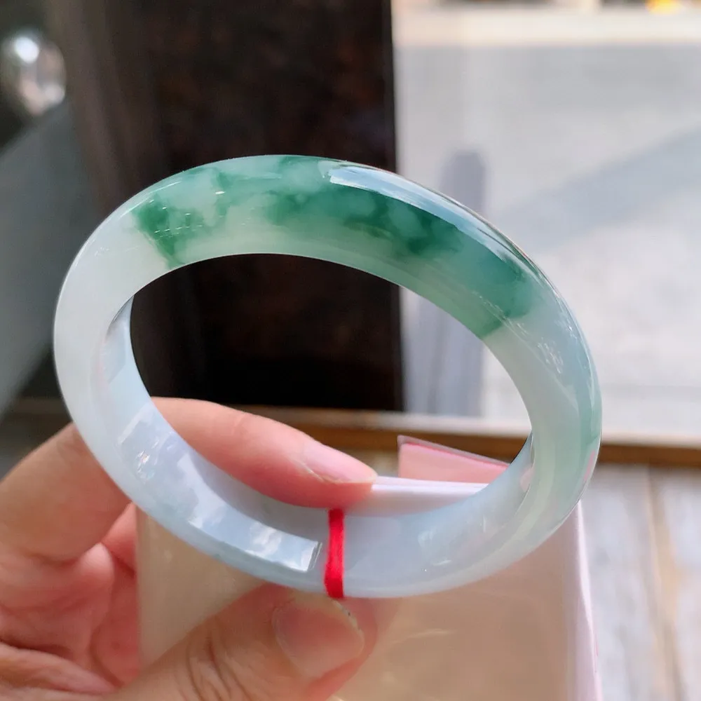 正圈一大节飘花 无瑕 尺寸:56.7/13/8 花美️️