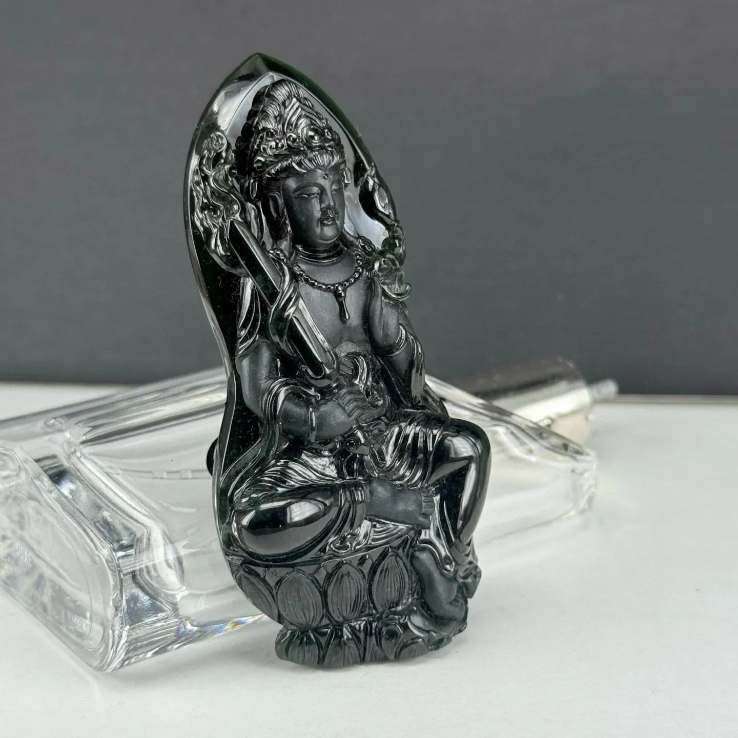精品墨翠虚空藏 种好色正 黑度极好 打灯通透 油性十足 尺寸83.6