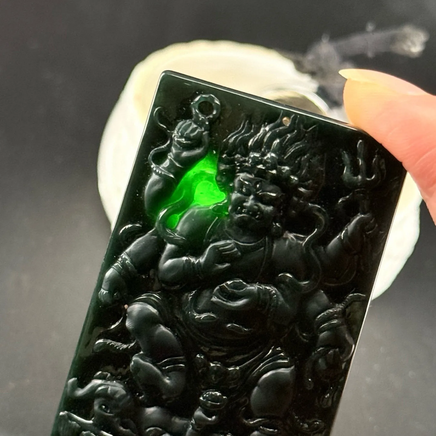 精品墨翠大黑天 种好色正 黑度足 打灯通透 尺寸60.8