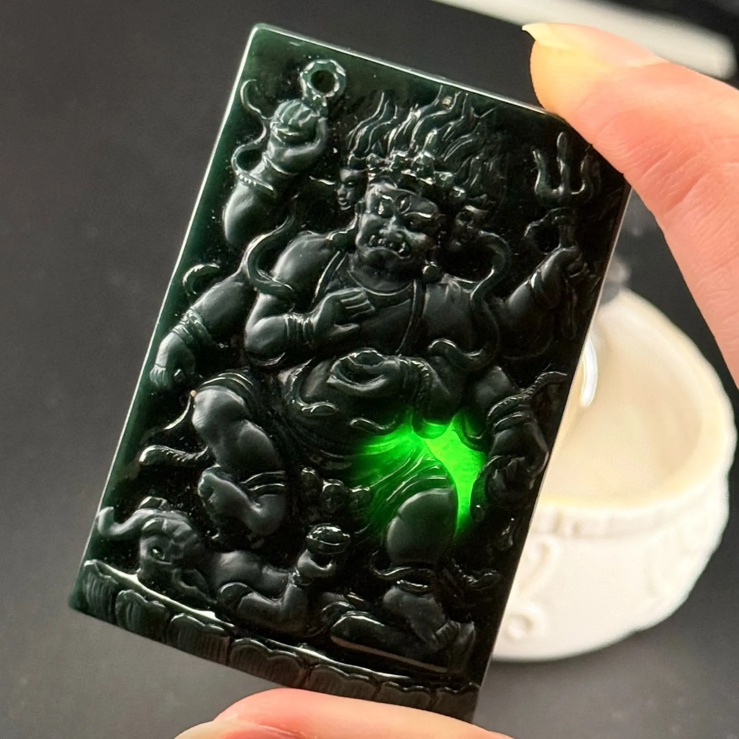 精品墨翠大黑天 种好色正 黑度足 打灯通透 尺寸60.8
