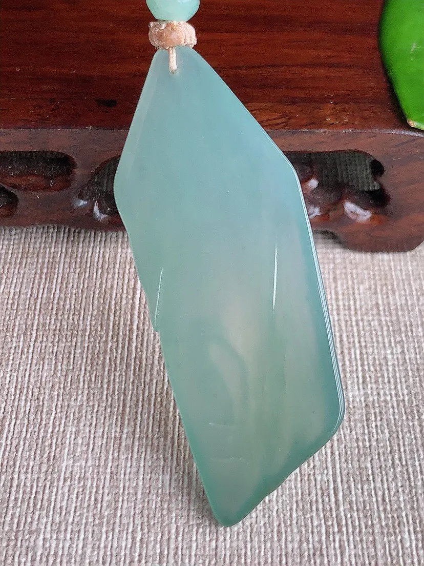 a货翡翠老坑冰种晴水悟道吊坠 尺寸60.5×22.6×4.7mm 重量17.68g 0619