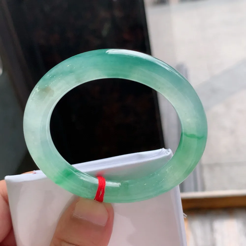 圆条高冰阳绿飘花 无瑕 尺寸:51.2/10.1 种色俱佳️️