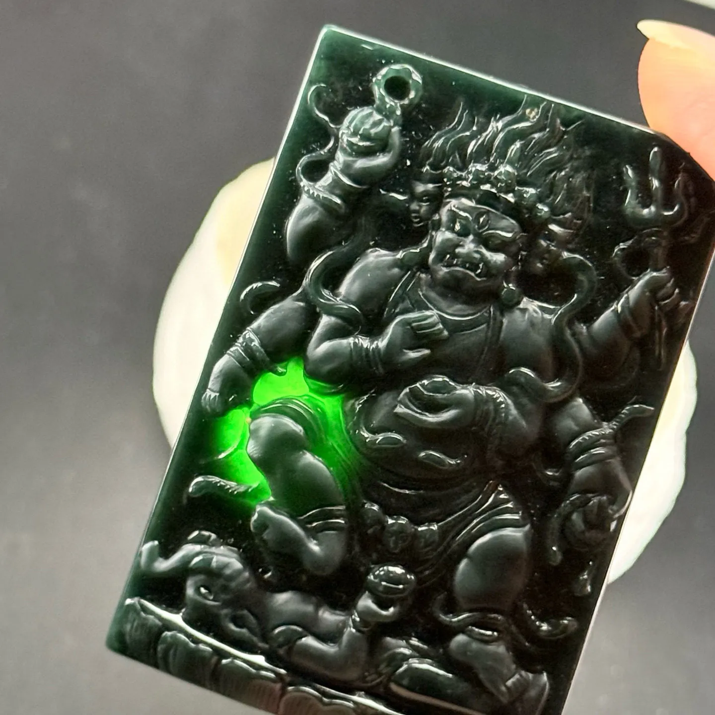 精品墨翠大黑天 种好色正 黑度足 打灯通透 尺寸60.8