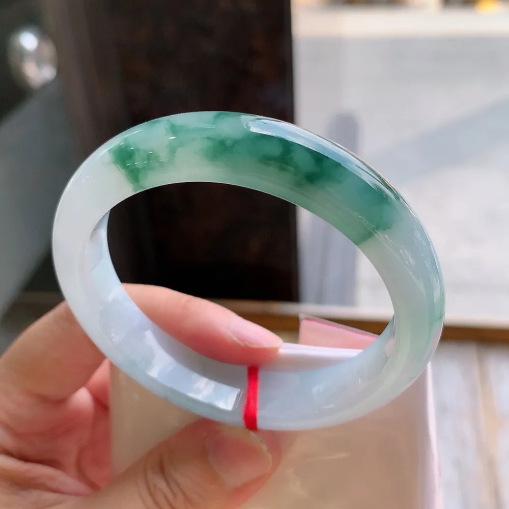 正圈一大节飘花 无瑕 尺寸:56.7/13/8 花美️️