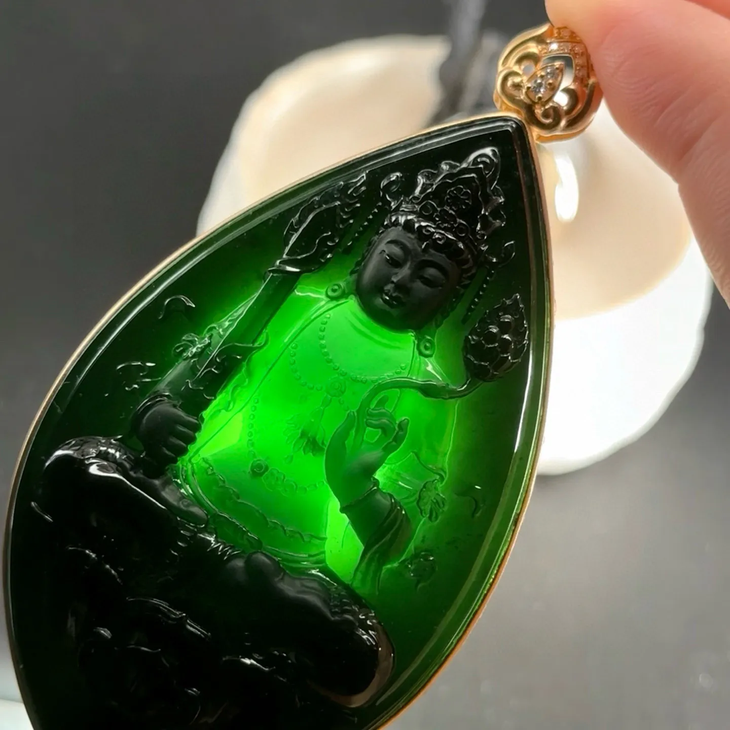 精品18k墨翠虚空藏菩萨 种好色正 黑度极好 打灯通透 油性十足 尺寸81