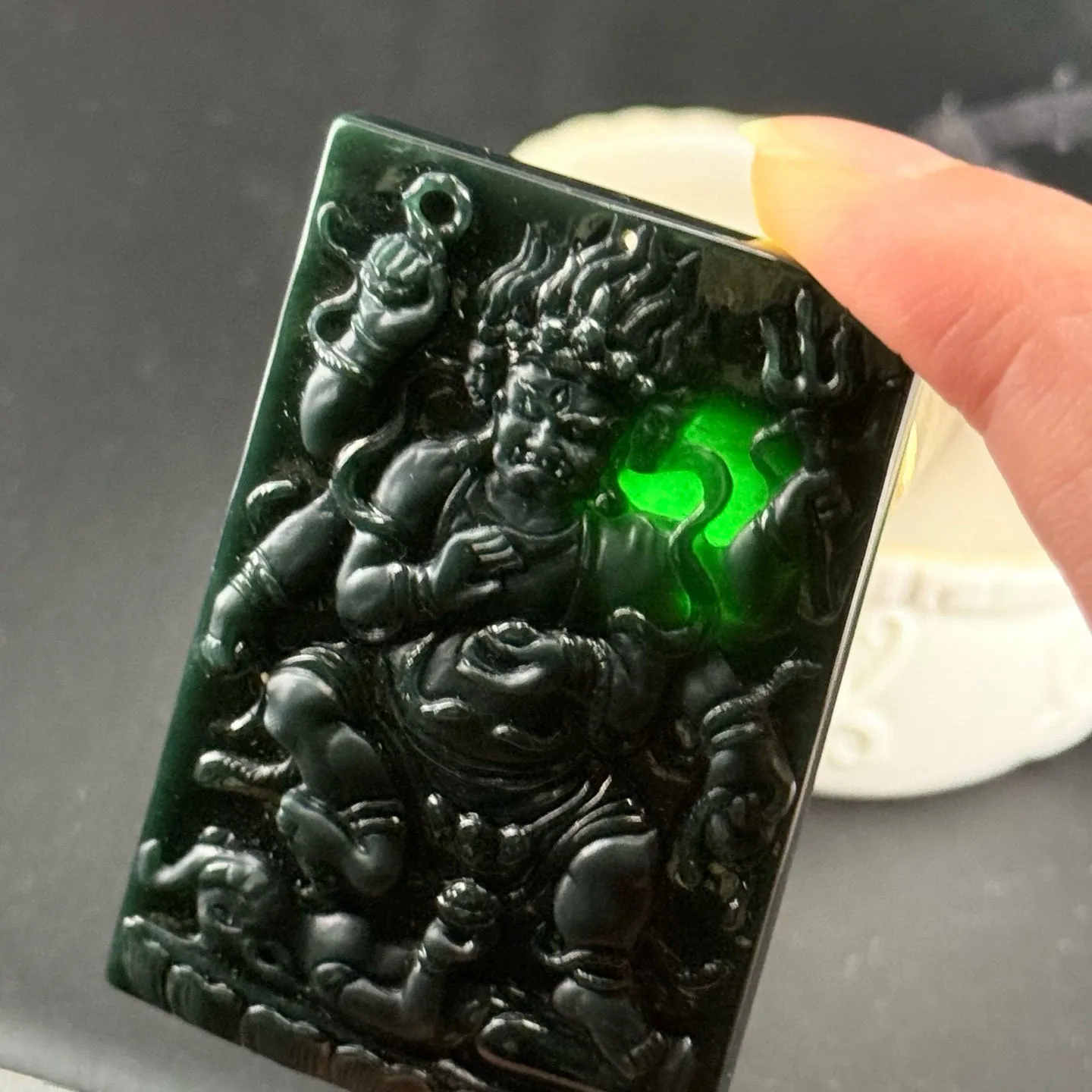 精品墨翠大黑天 种好色正 黑度足 打灯通透 尺寸60.8