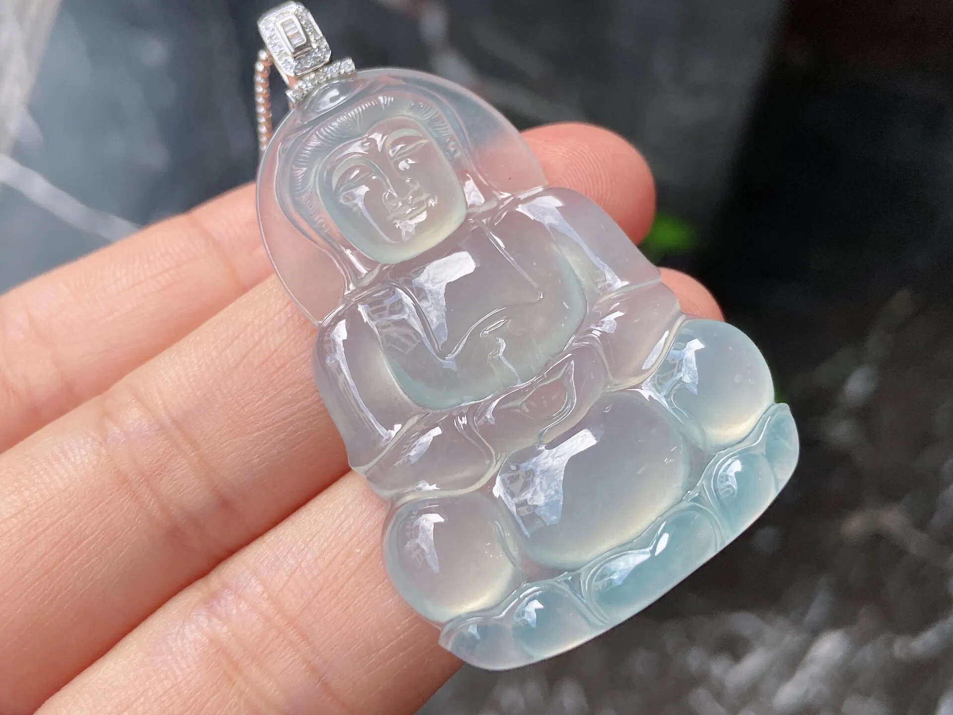 高冰种起胶正观音吊坠