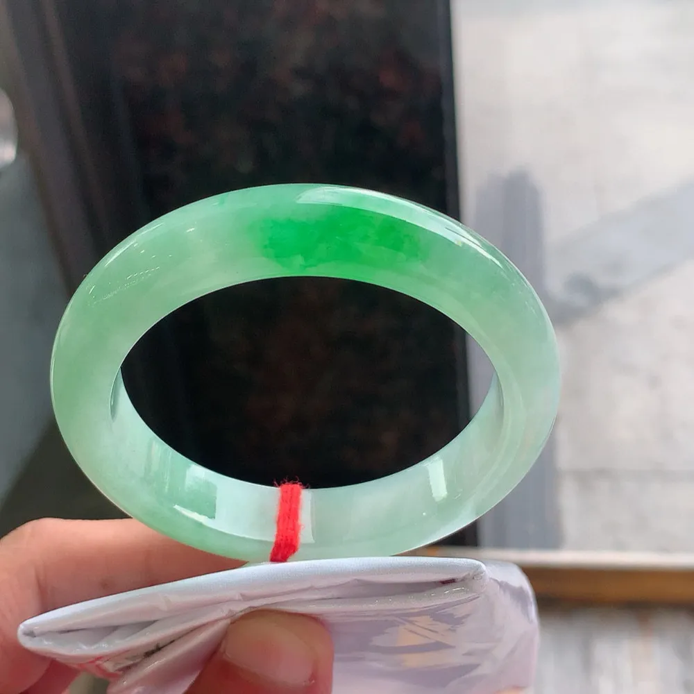 正圈高冰阳绿 天然棉根 尺寸:55.1/12.3/8.6 种色俱佳