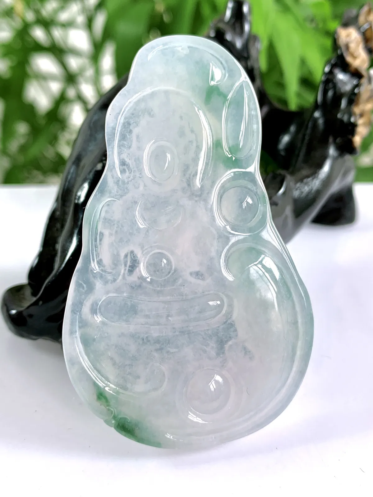 缅甸天然翡翠A货，大件冰种起光起胶飘花观音吊坠挂件，尺寸68/42/6.5mm重量：31.89g