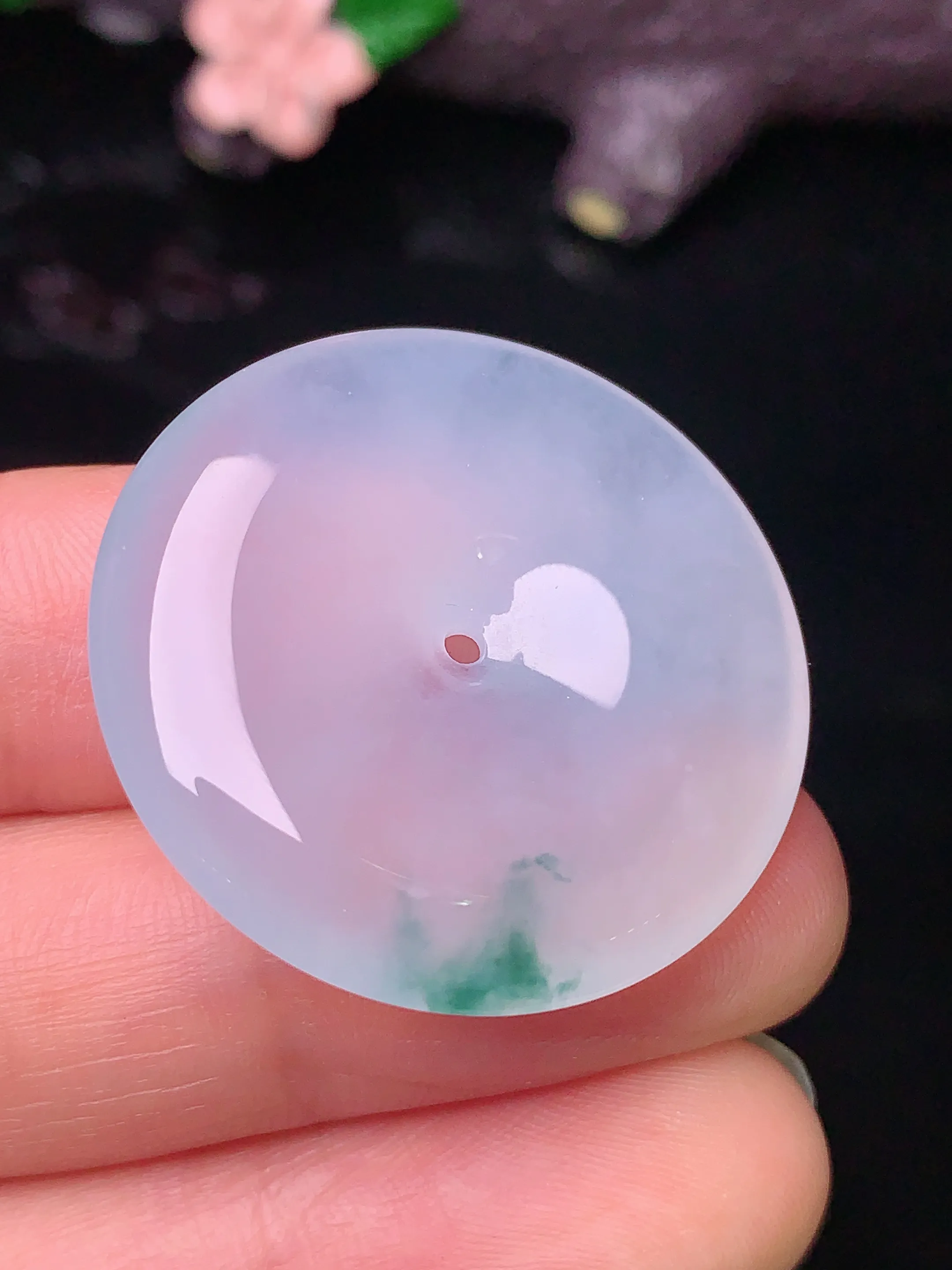 冰种飘绿平安扣吊坠 玉质细腻 色泽艳丽 整体尺寸29.6*6