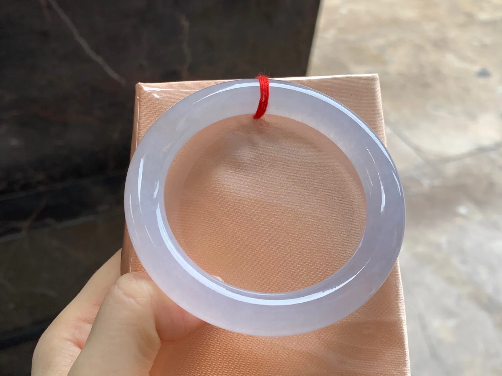 冰种圆条手镯
尺寸：55.8-9.8-10.3mm
冰味十足～整圈冰透