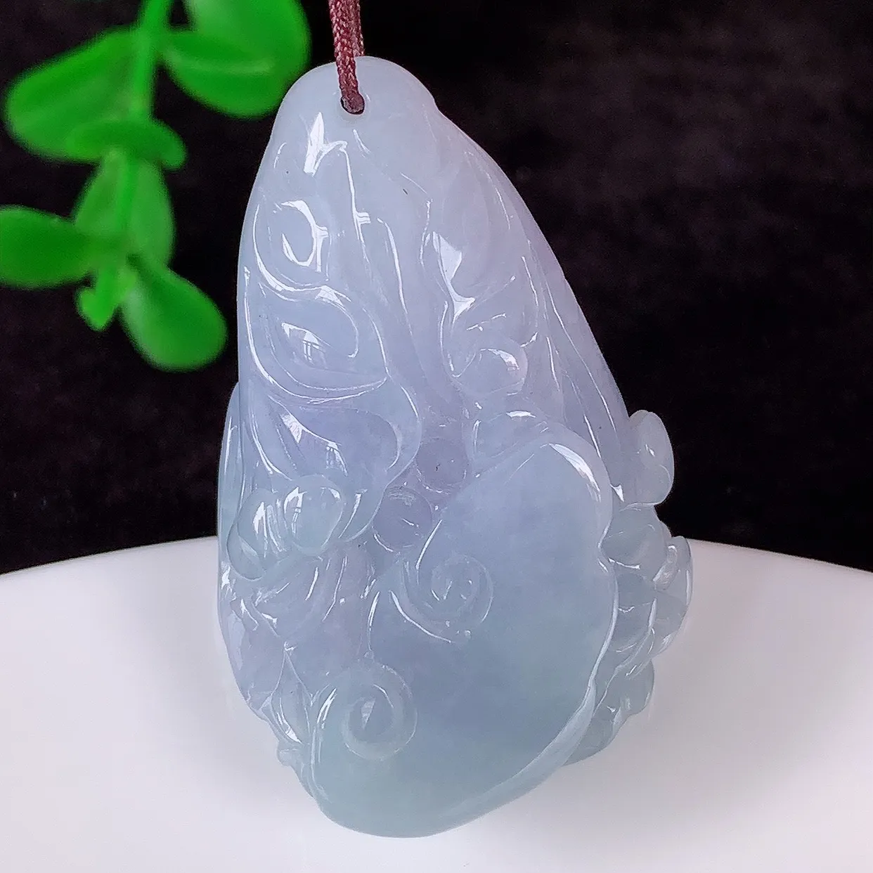 自然光实拍，冰润冰糯种紫罗兰翡翠招百财白菜吊坠，百财聚来，财源滚滚，色泽鲜艳，精工水润的白菜，性价比高！#57.19