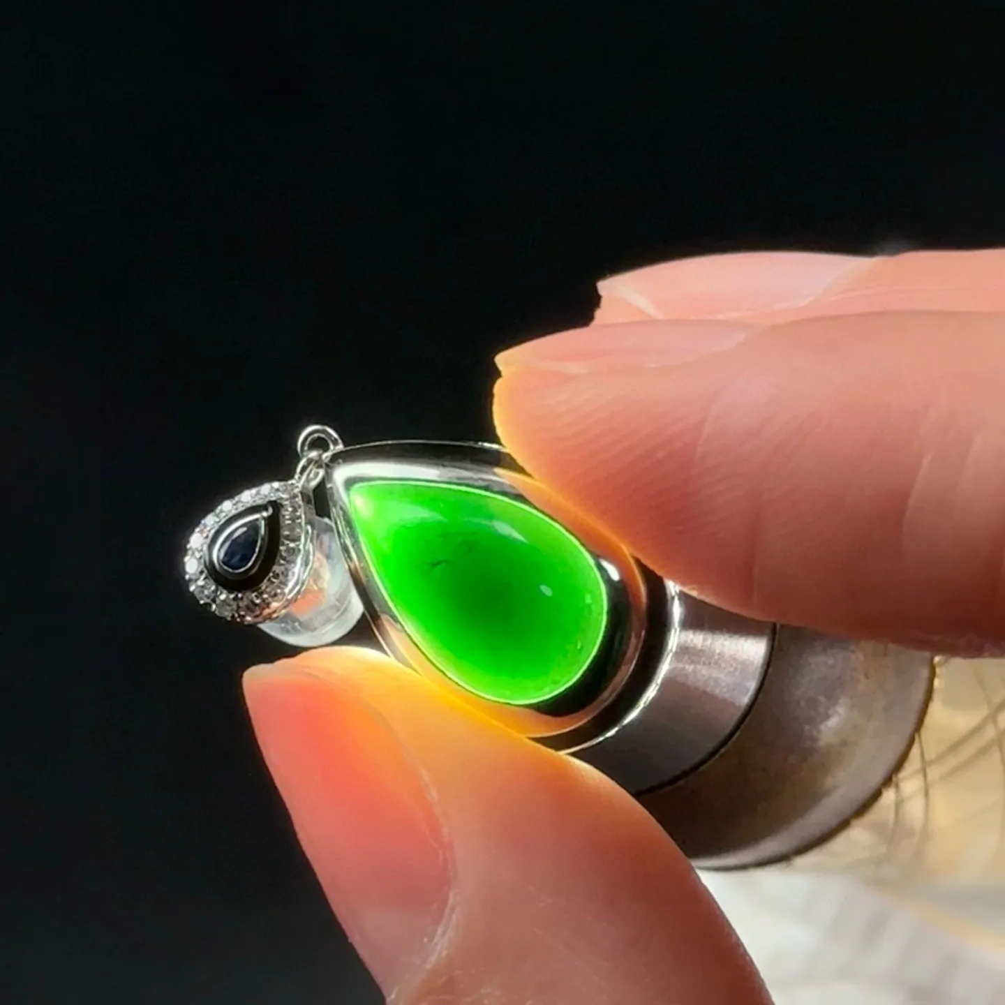 精品18k墨翠水滴耳坠 种好色正 黑度极好 打灯通透 油性十足 尺寸16.7