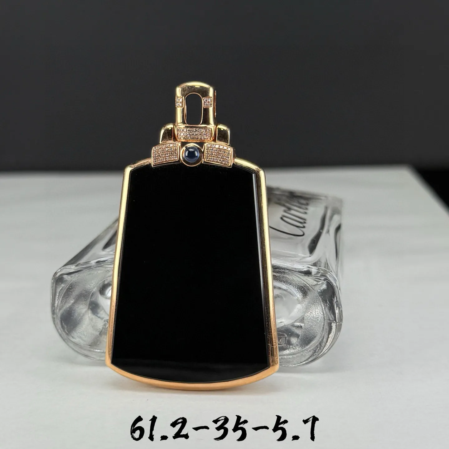 精品18k墨翠无事牌 种好色正 黑度极好 打灯通透 油性十足 尺寸61.2