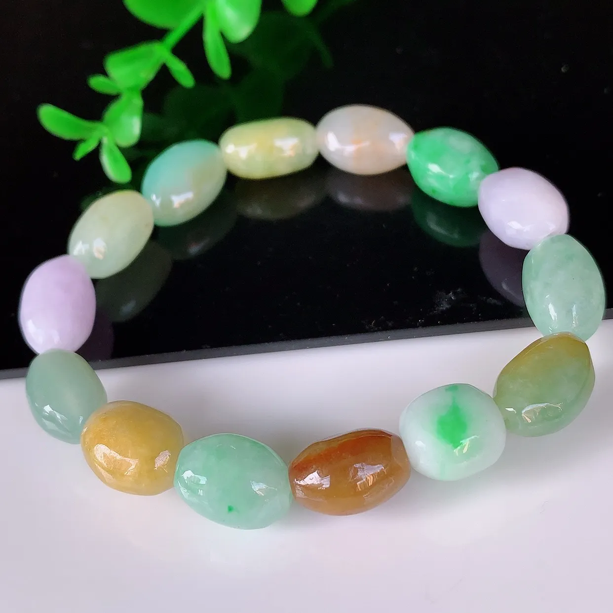 自然光实拍，冰润冰糯种多彩饰珠翡翠手串手链，种老水足，冰清玉润  颜色漂亮  #46.19取一尺寸13.8*9*7.5mm