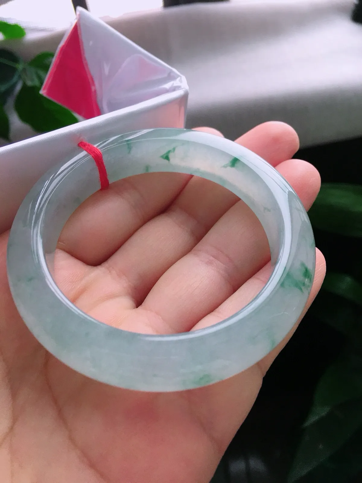 圈口56.7，正圈手镯，冰飘花，玉质冰润细腻，尺寸56.7-13-9.2mm