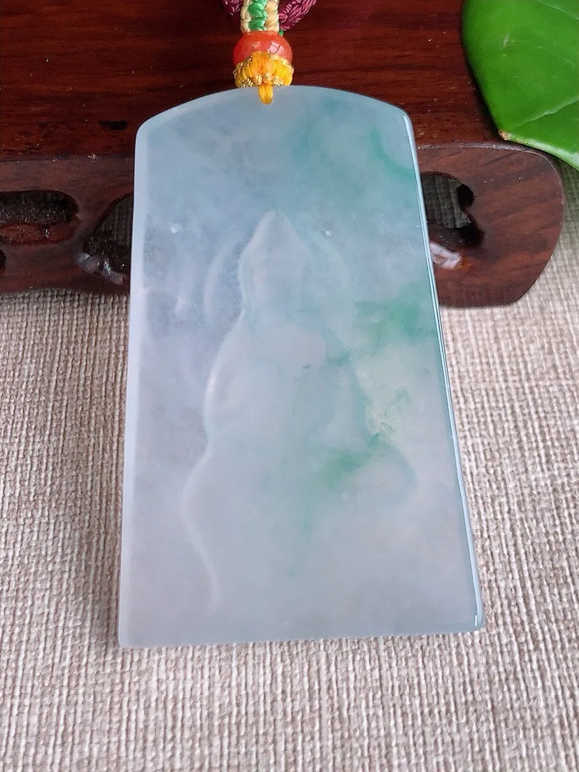 a货翡翠老坑冰种飘花自在观音吊坠 尺寸57×35×5mm 重量27.41g 0620