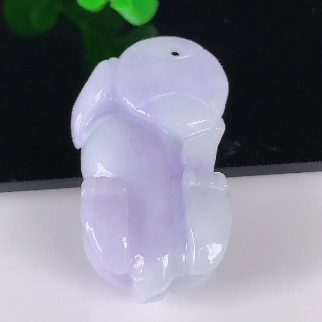 自然光实拍，冰润冰糯种紫罗兰翡翠招财貔貅吊坠，民间有“一摸貔貅运程旺盛，再摸貔貅财运滚滚，三摸貔貅平步青云 ”的美好祝愿。#57.19